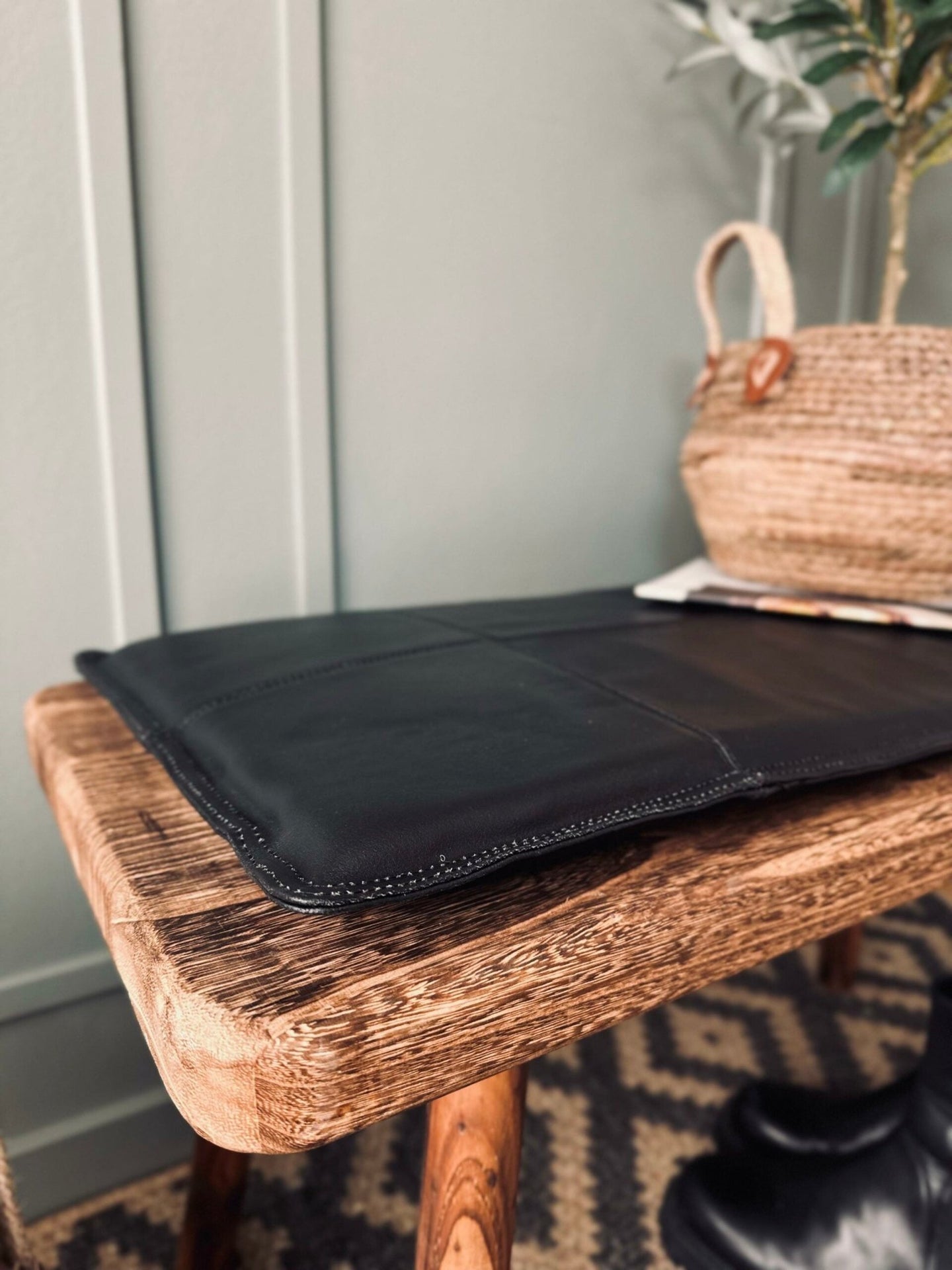 Hynde i læder – Sort bøffellæder - VIAMAJA.DK