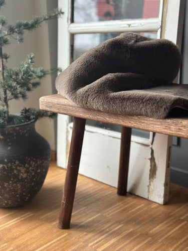 Imiteret Taupe pels - 60x90cm - VIAMAJA.DK