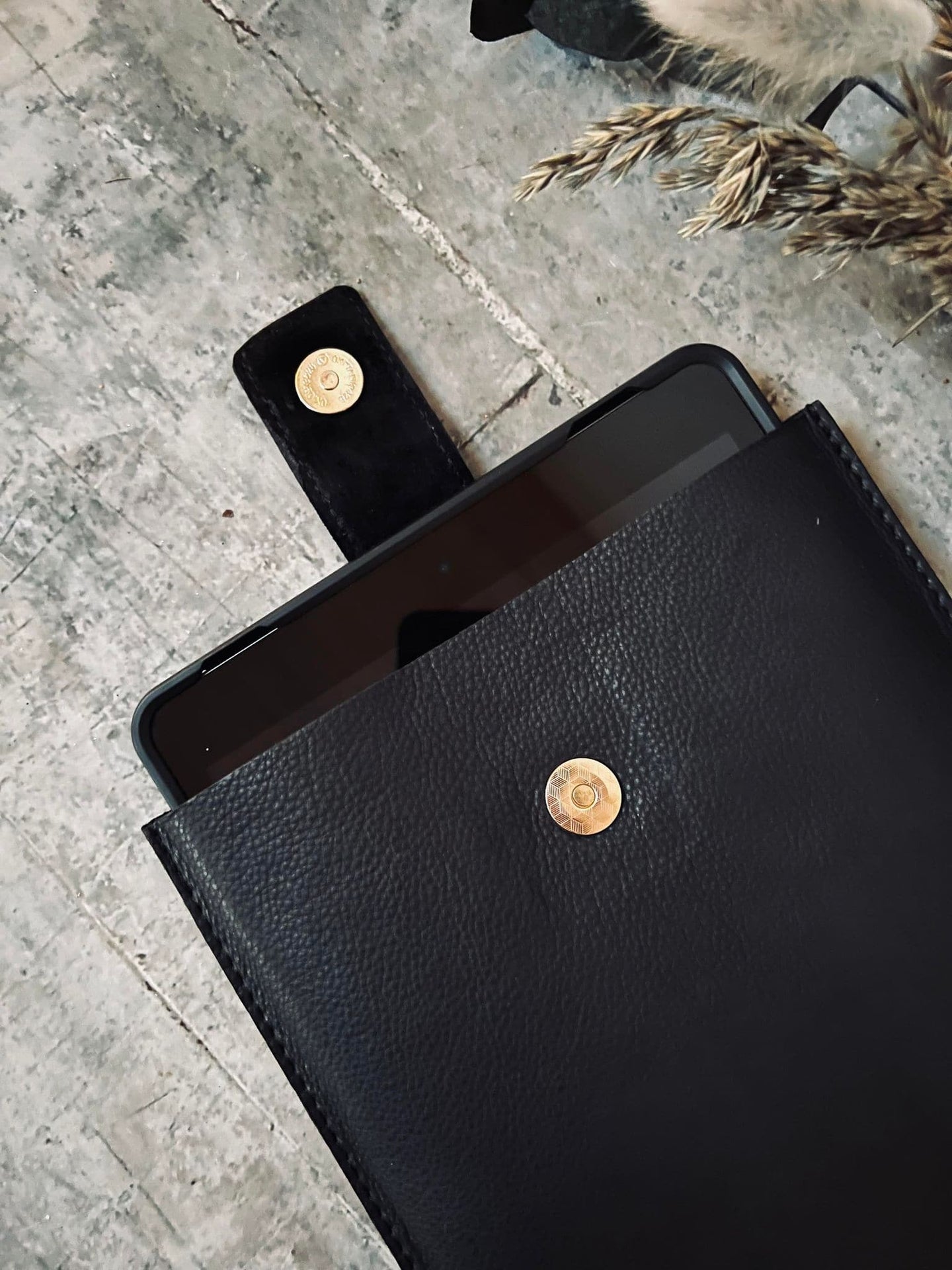 Ipad cover i blød og lækker skind - VIAMAJA.DK