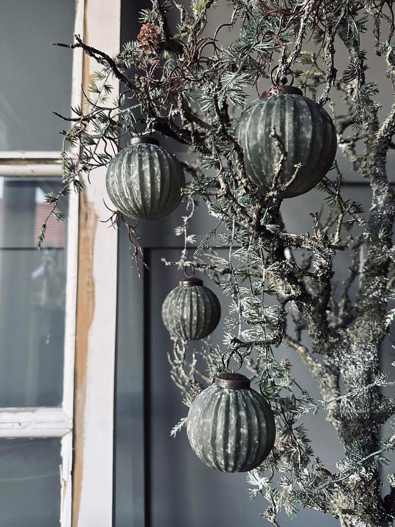 Julekugler 4 stk Mundblæst glas - Rillet grøn dia 7,5cm - VIAMAJA