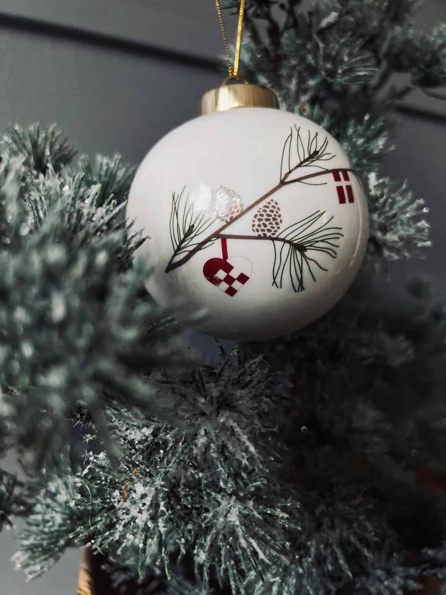 Julekugler i porcelæn - Sæt af 2 stk - VIAMAJA.DK