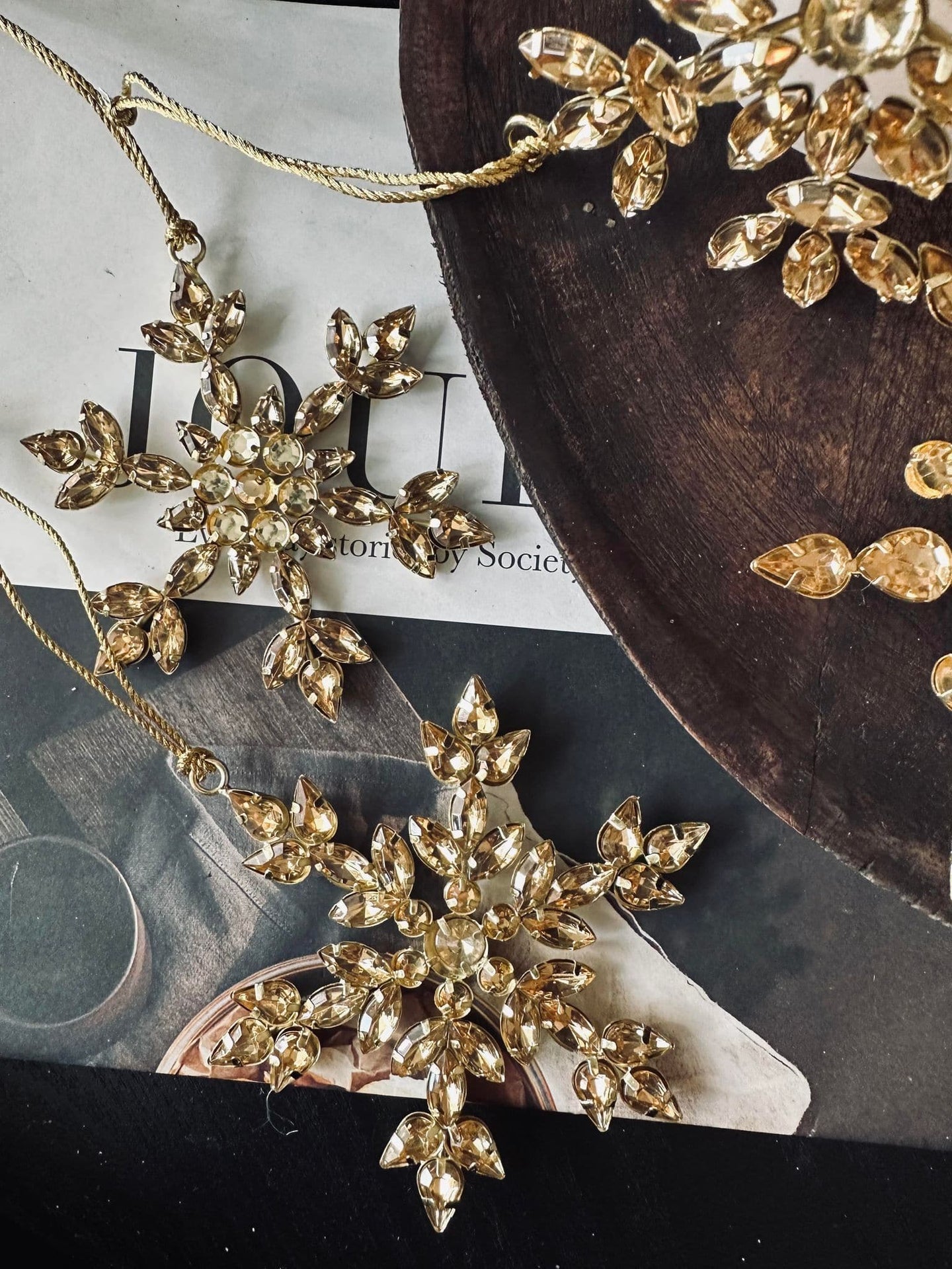 Juleophæng Snefnug mix guld m. sten 10cm - VIAMAJA.DK