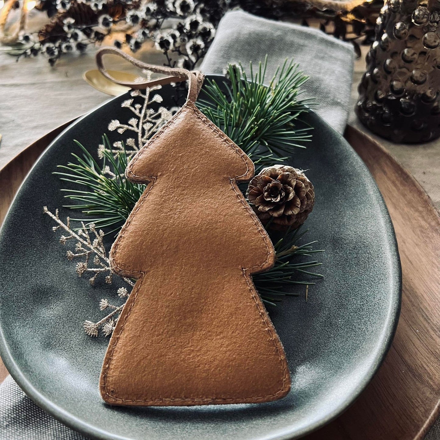 Juletræ i læder - Natur læder - VIAMAJA.DK