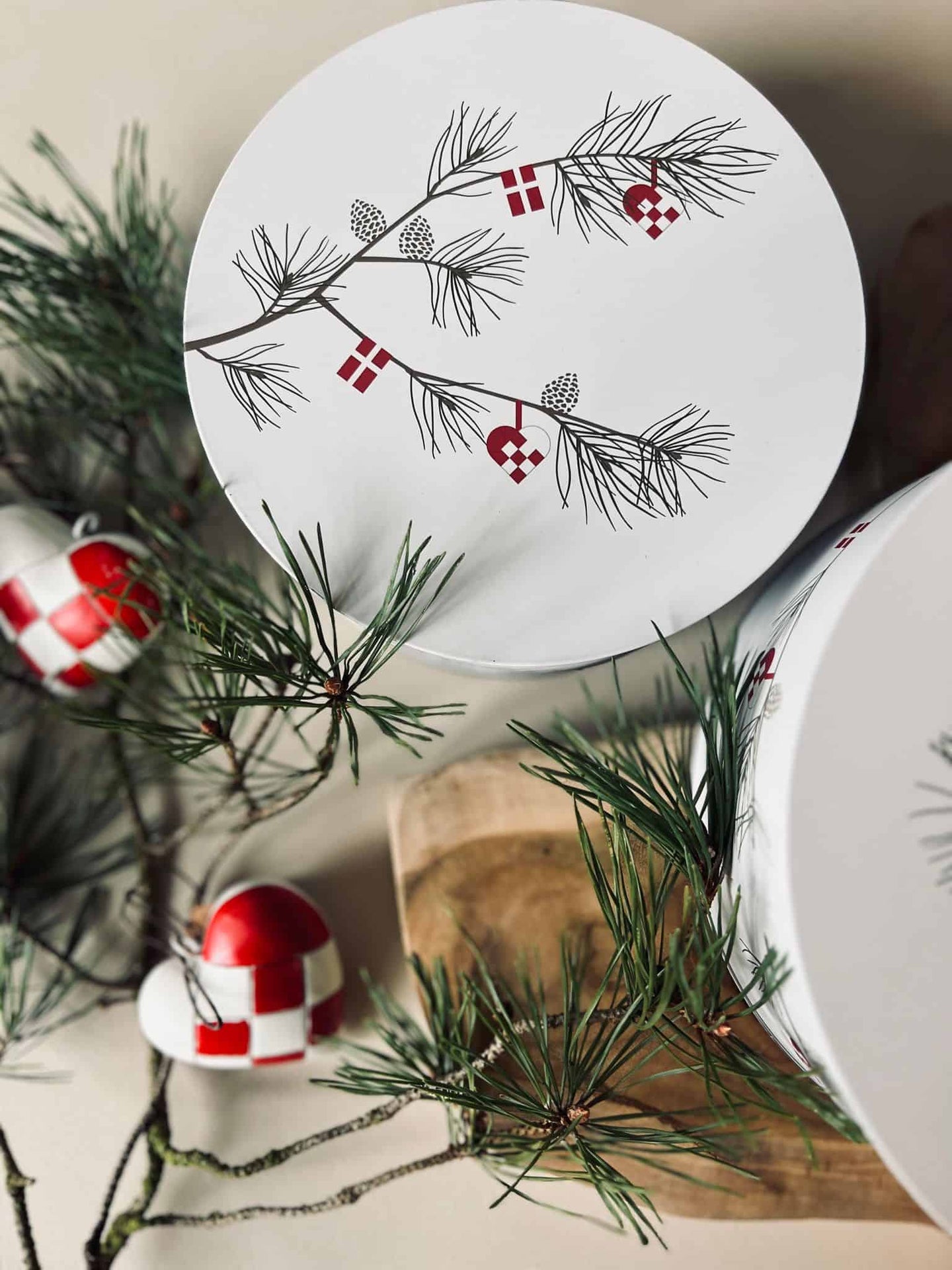 Kagedåser - Sæt af 2 stk med klassisk Jul - VIAMAJA.DK