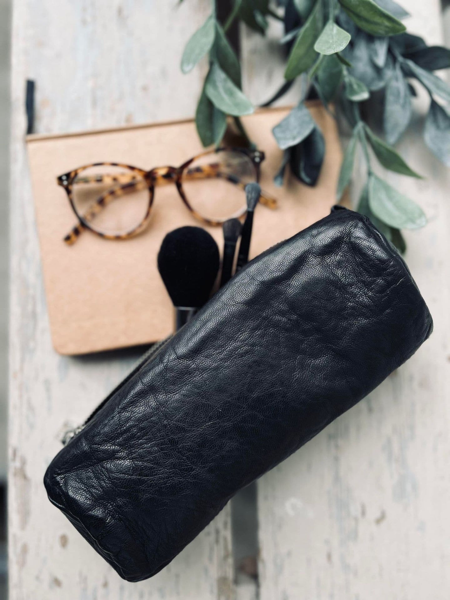 Kosmetik - penalhus i sort skind - VIAMAJA.DK