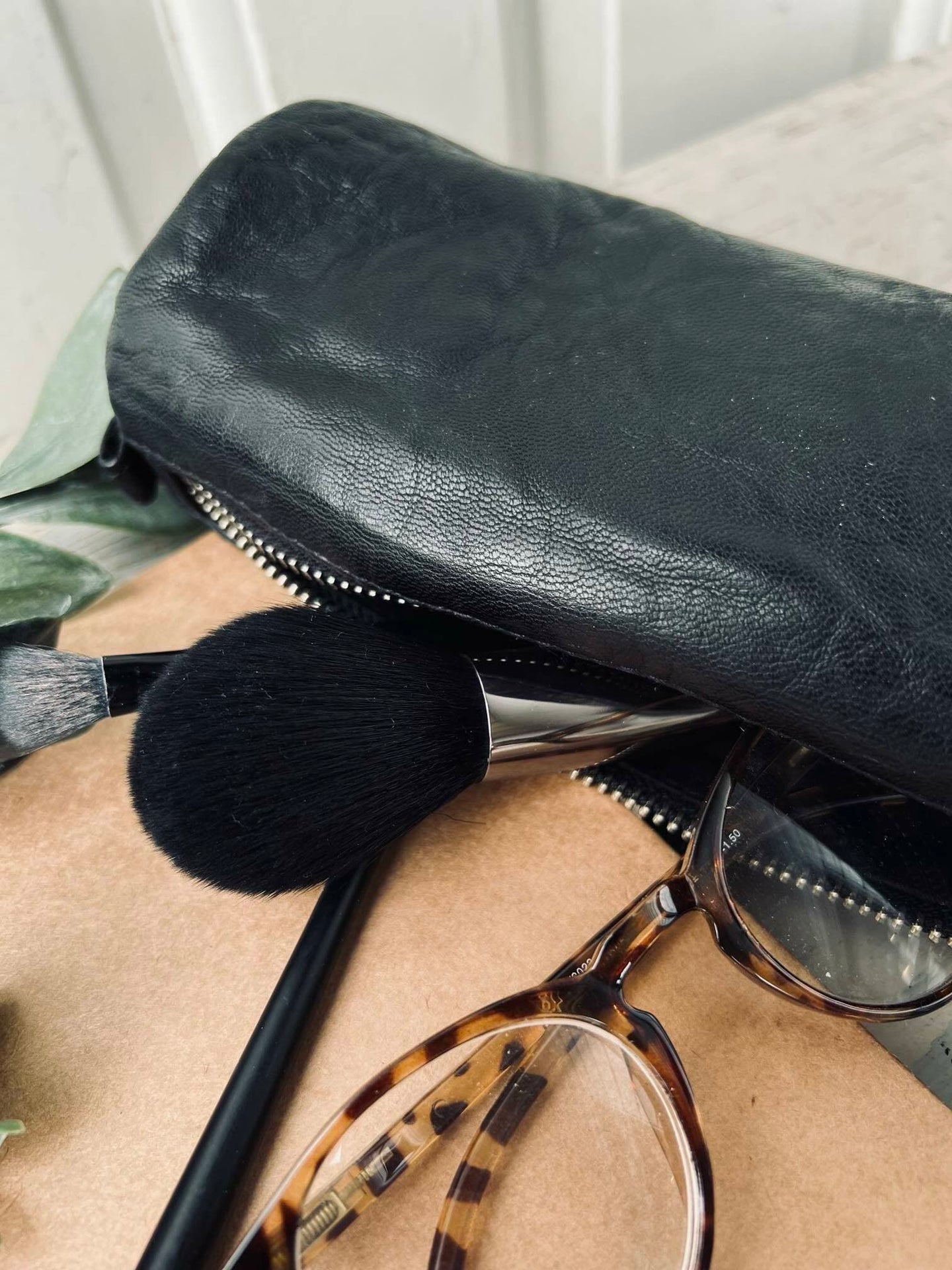 Kosmetik - penalhus i sort skind - VIAMAJA.DK