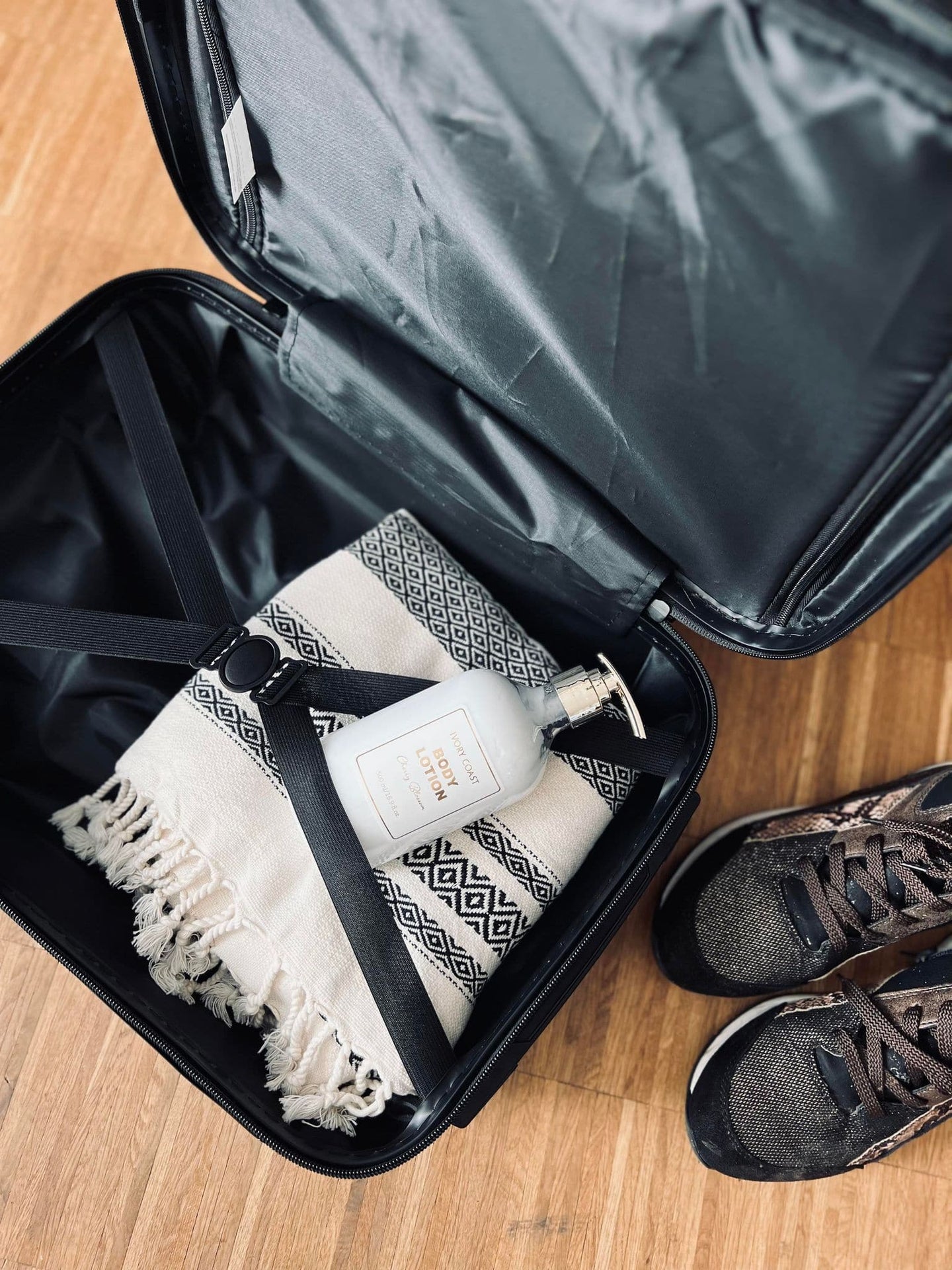 Kuffert - Black 28 liter - Kabine godkendt - VIAMAJA.DK