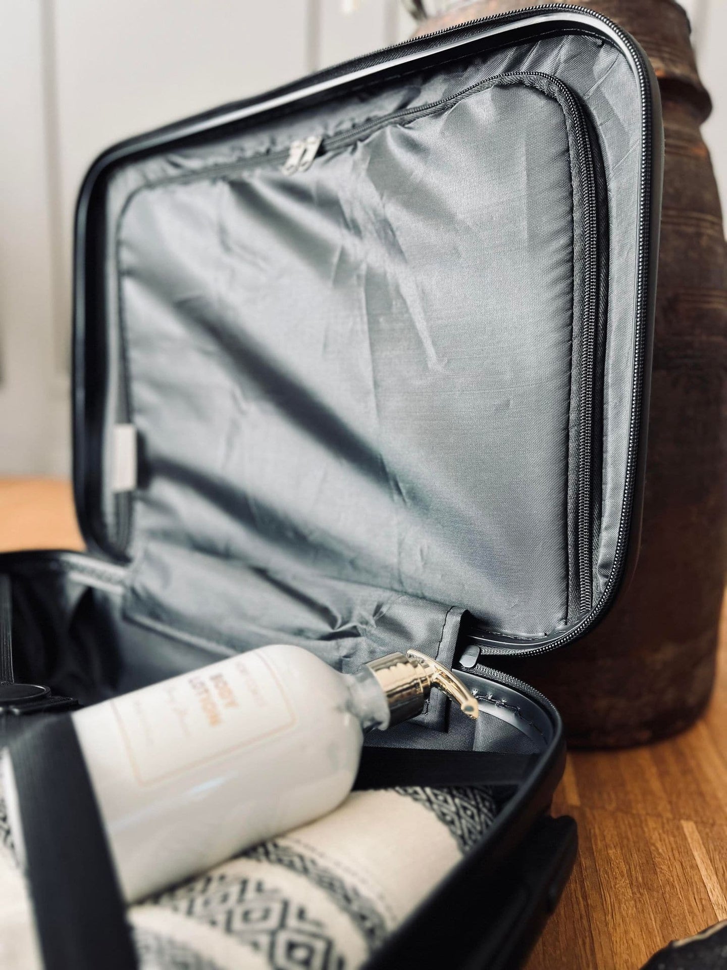 Kuffert - Black 28 liter - Kabine godkendt - VIAMAJA.DK