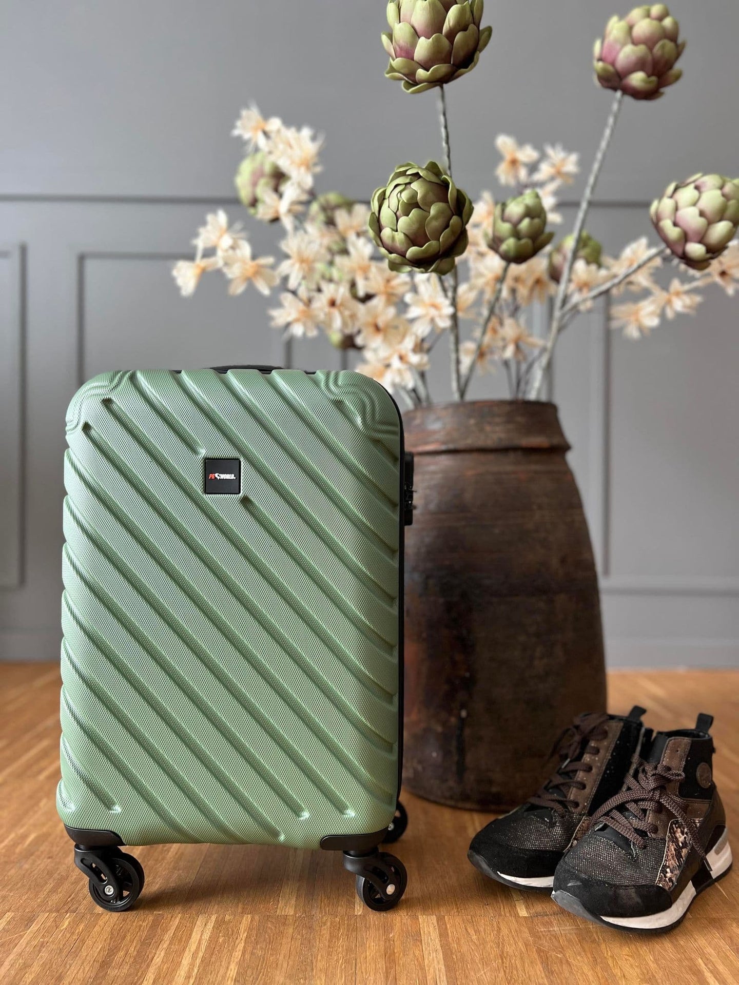 Kuffert - Grøn 28 liter - Kabine godkendt - VIAMAJA.DK