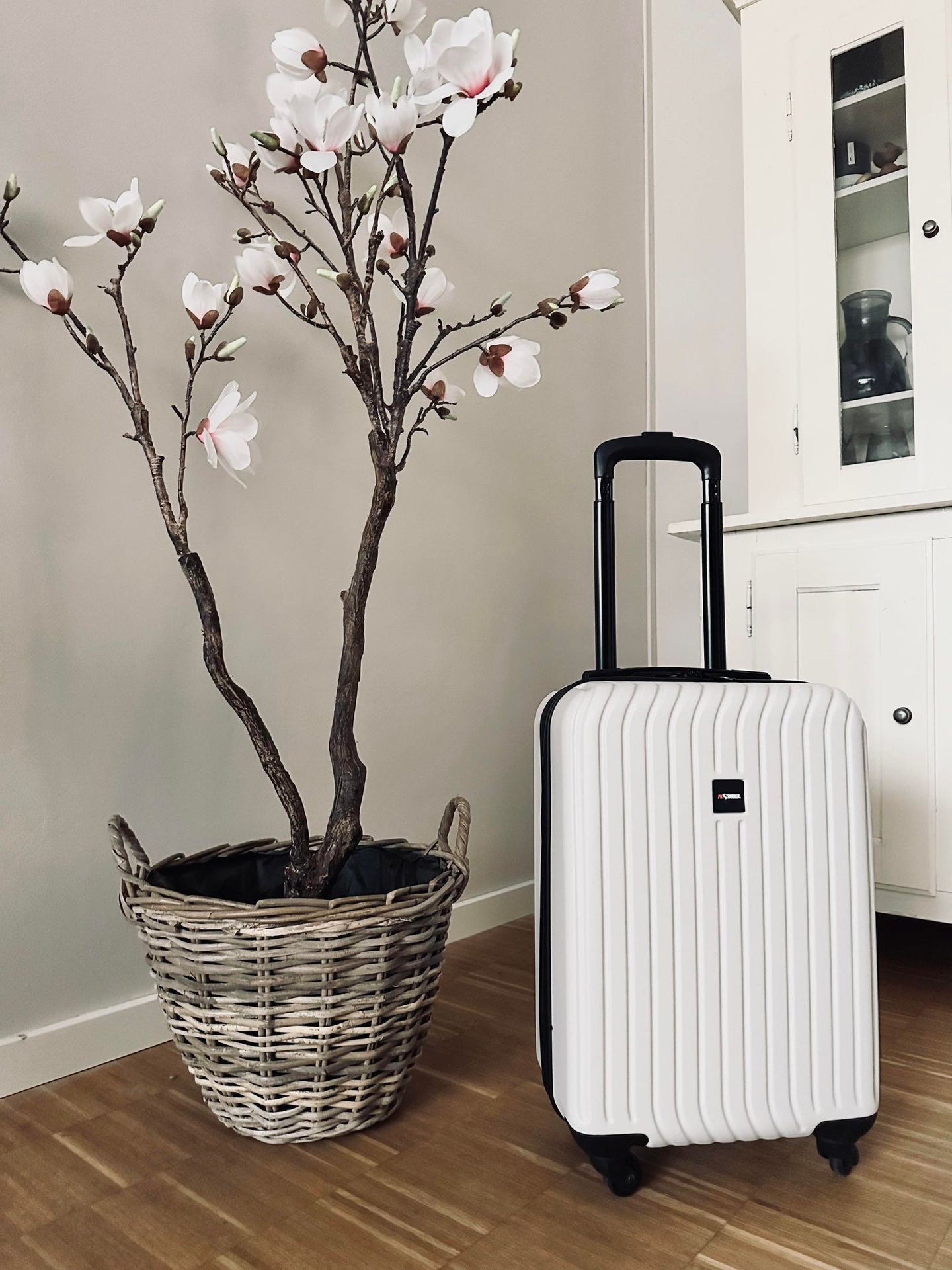 Kuffert letvægt White – Kabine godkendt - VIAMAJA.DK