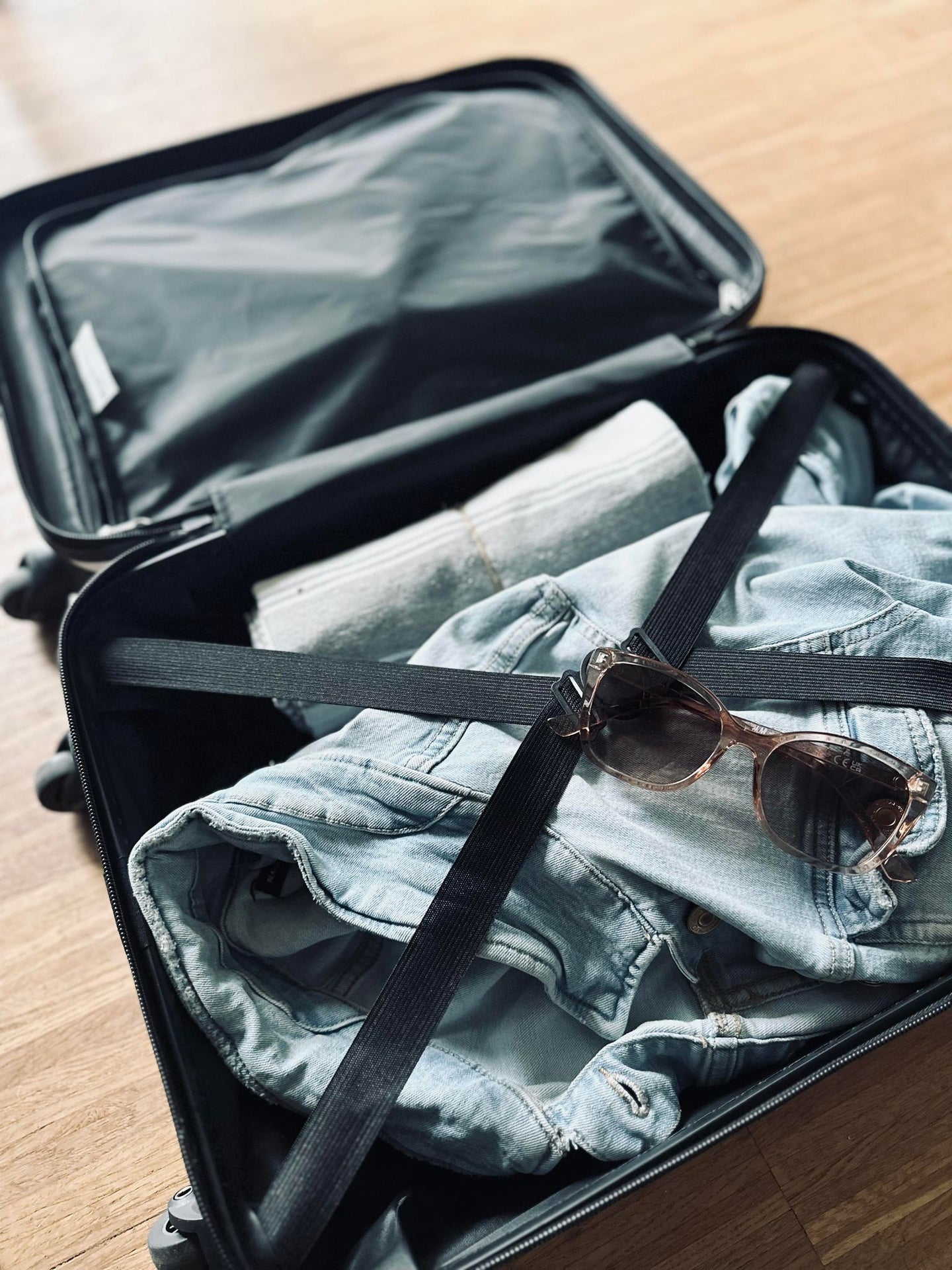 Kuffert letvægt White – Kabine godkendt - VIAMAJA.DK