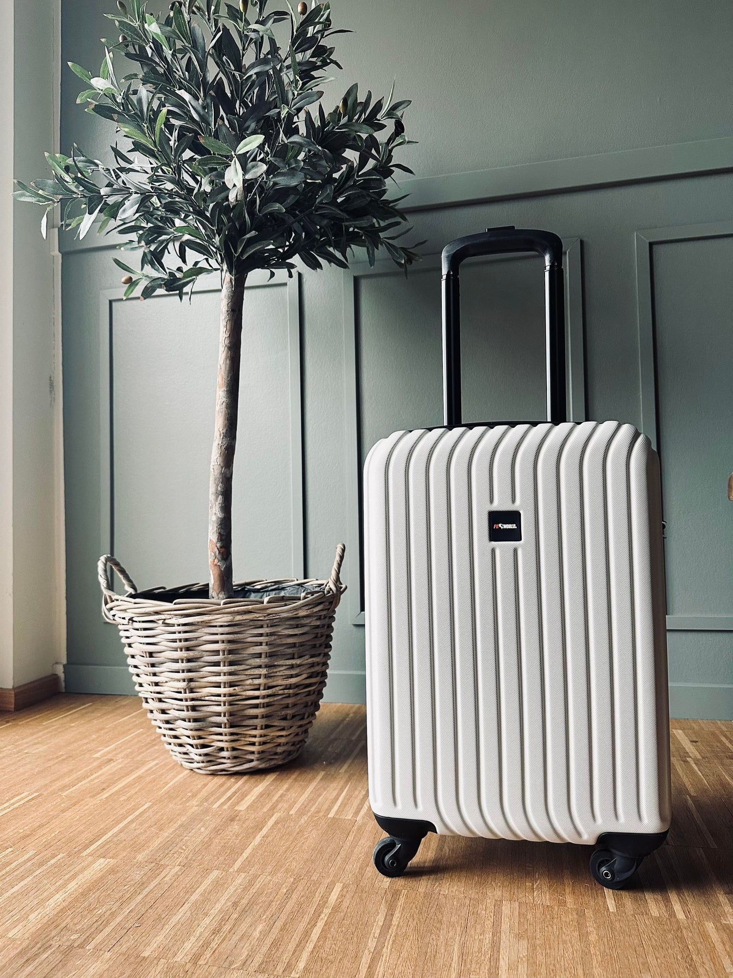 Kuffert letvægt White – Kabine godkendt - VIAMAJA.DK