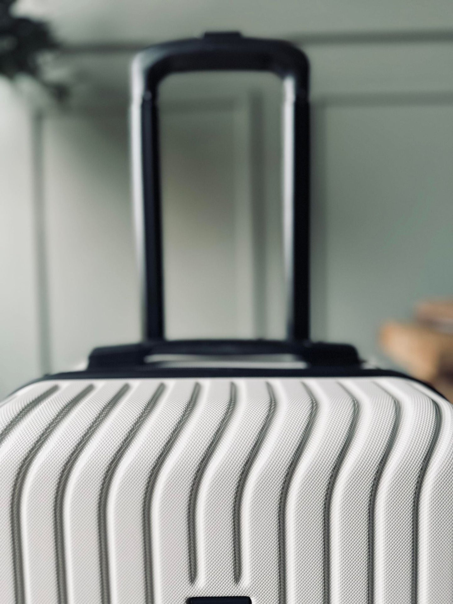 Kuffert letvægt White – Kabine godkendt - VIAMAJA.DK