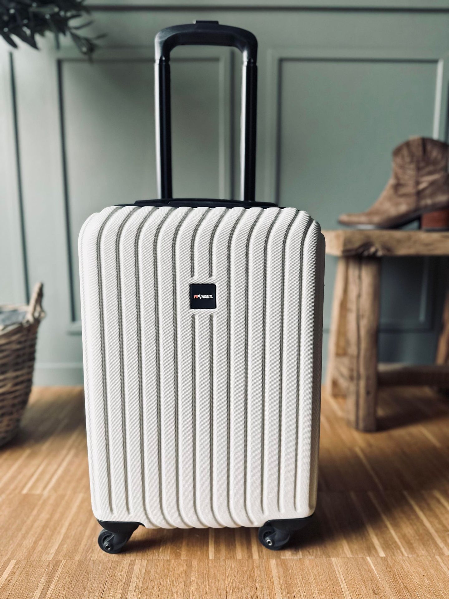 Kuffert letvægt White – Kabine godkendt - VIAMAJA.DK