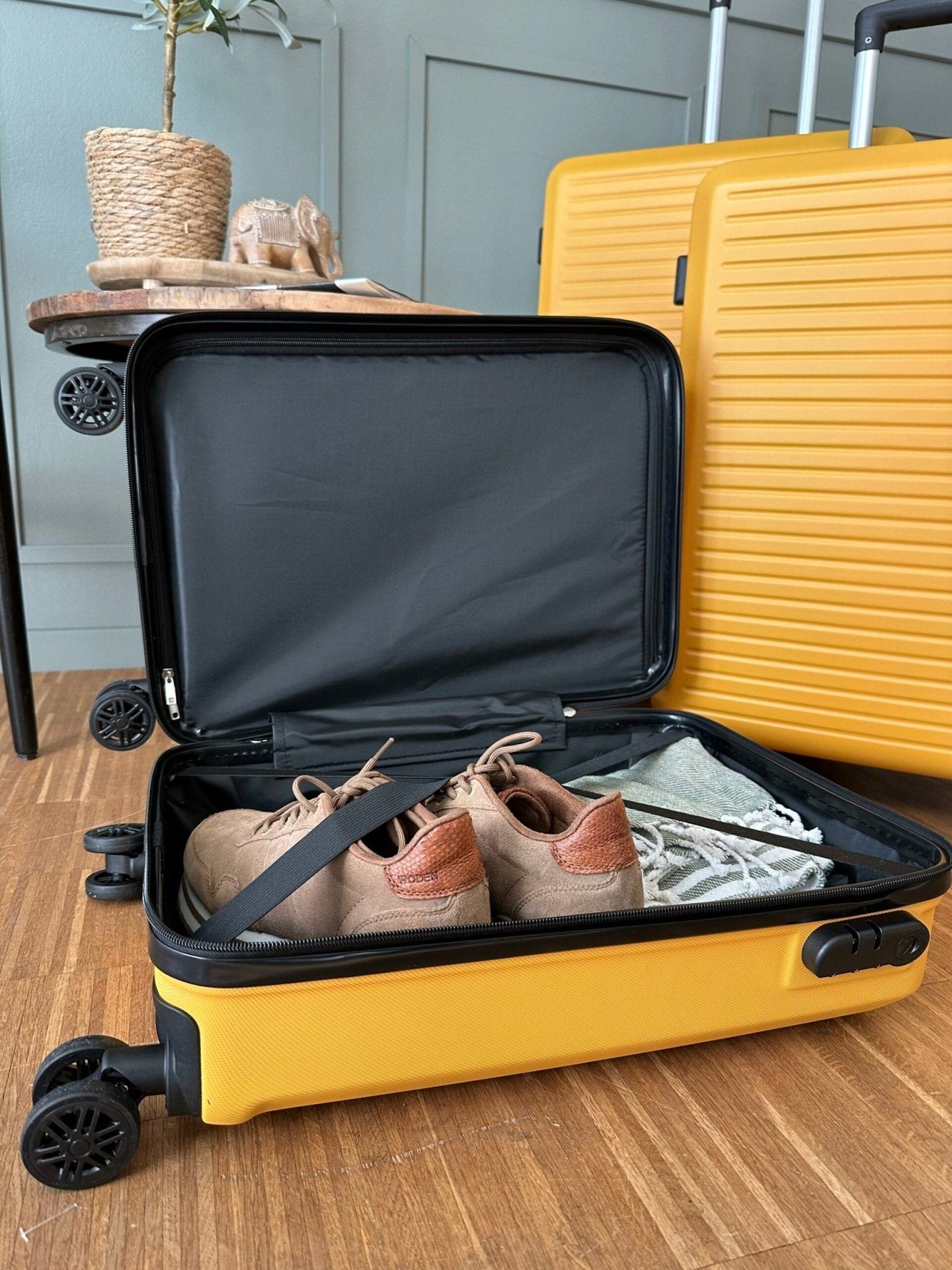 Kuffert sæt af 3 stk – YELLOW Let vægt - VIAMAJA.DK