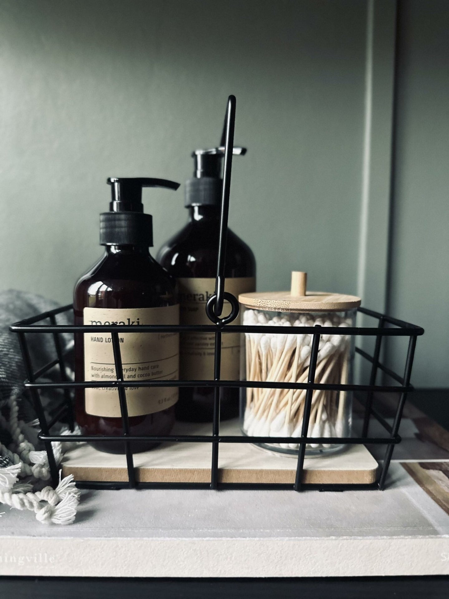 Kurv med sort metal – Firkantet - VIAMAJA.DK