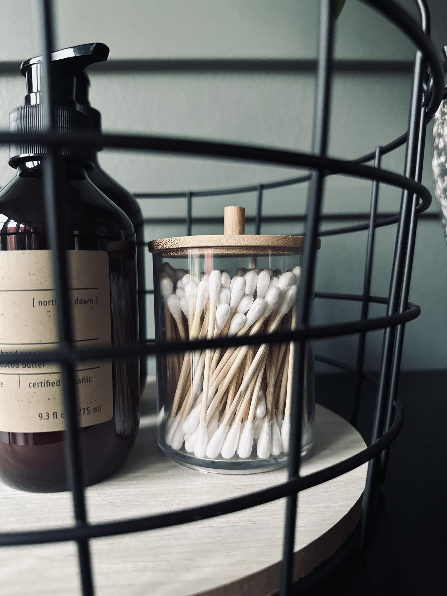 Kurv med sort metal – Rund - VIAMAJA.DK