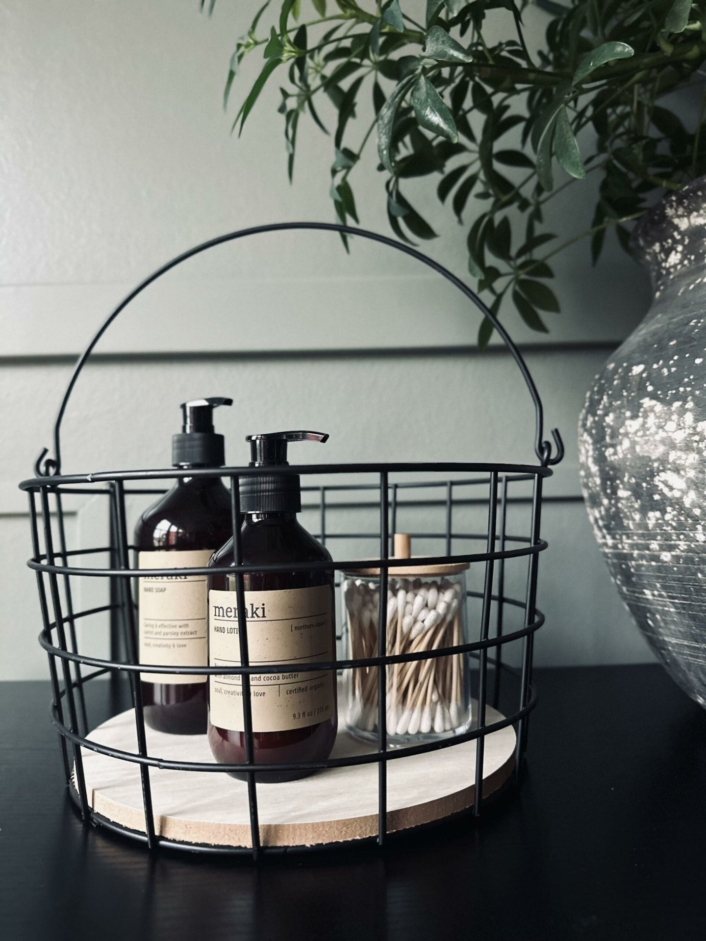 Kurv med sort metal – Rund - VIAMAJA.DK