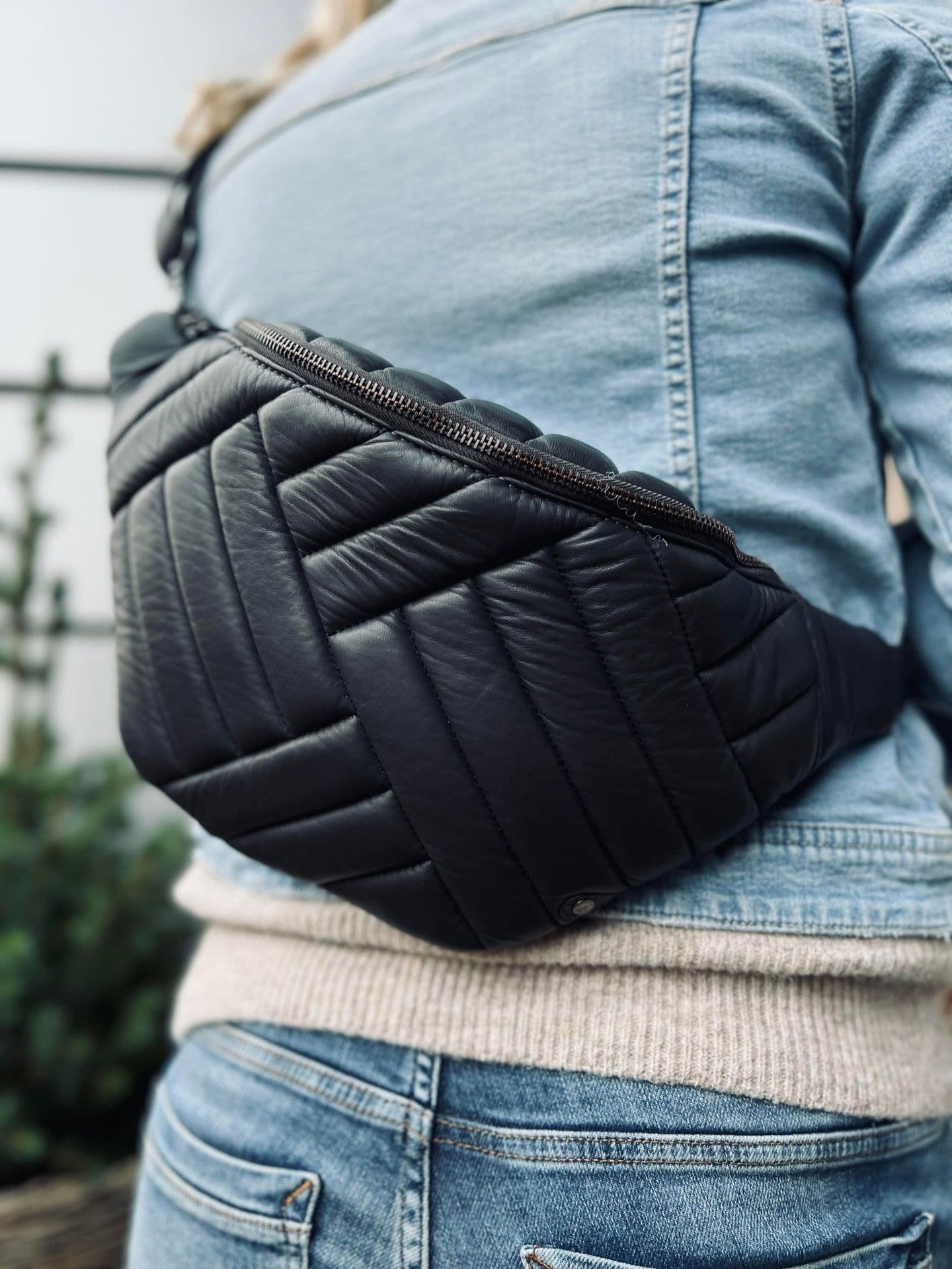 Læder bumbag STRIPE - Blød lammeskind - VIAMAJA.DK