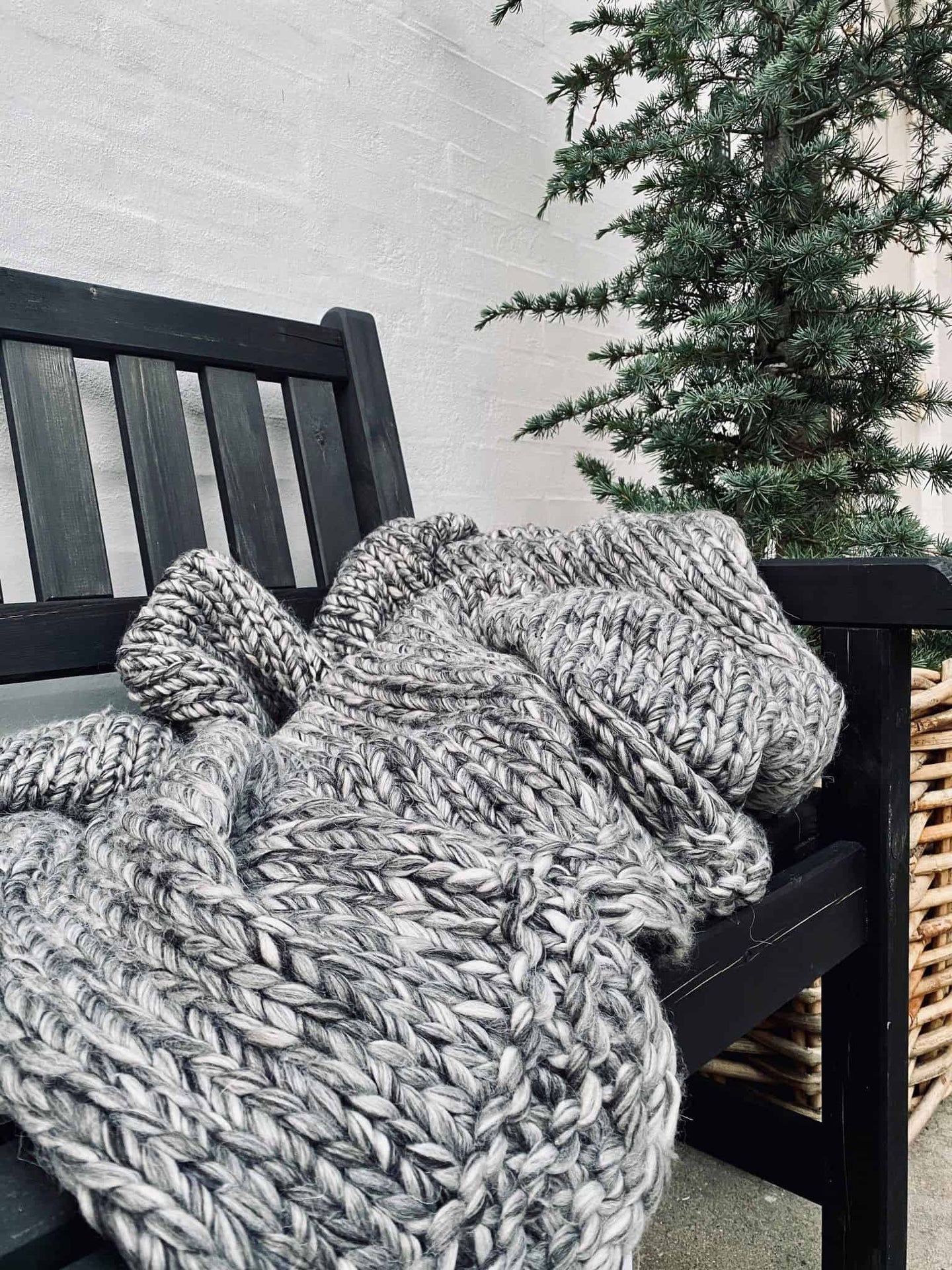 Lækkert grov strikket plaid – Grå Mix - VIAMAJA.DK