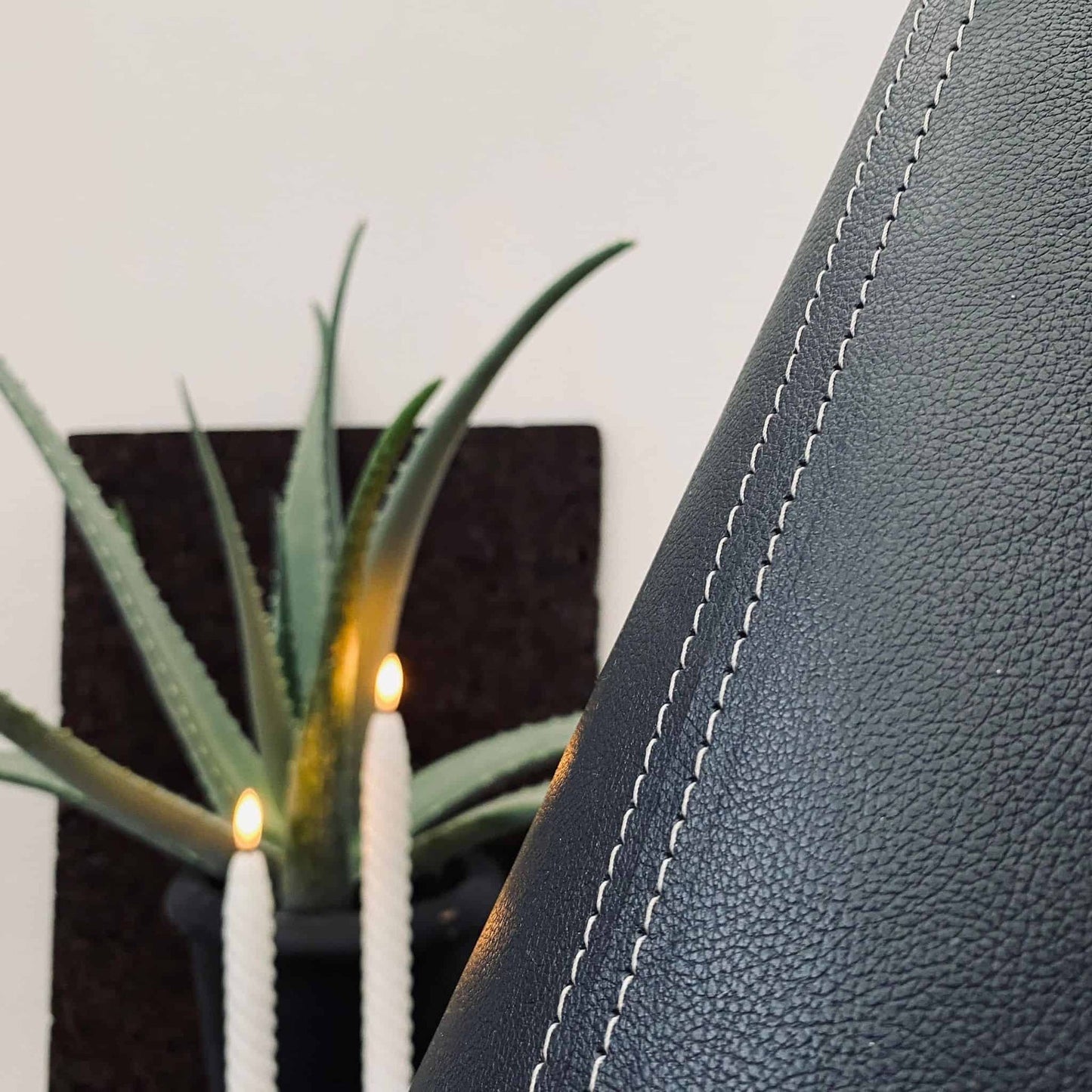 Lampe "kegle" Læder look Sort - VIAMAJA.DK