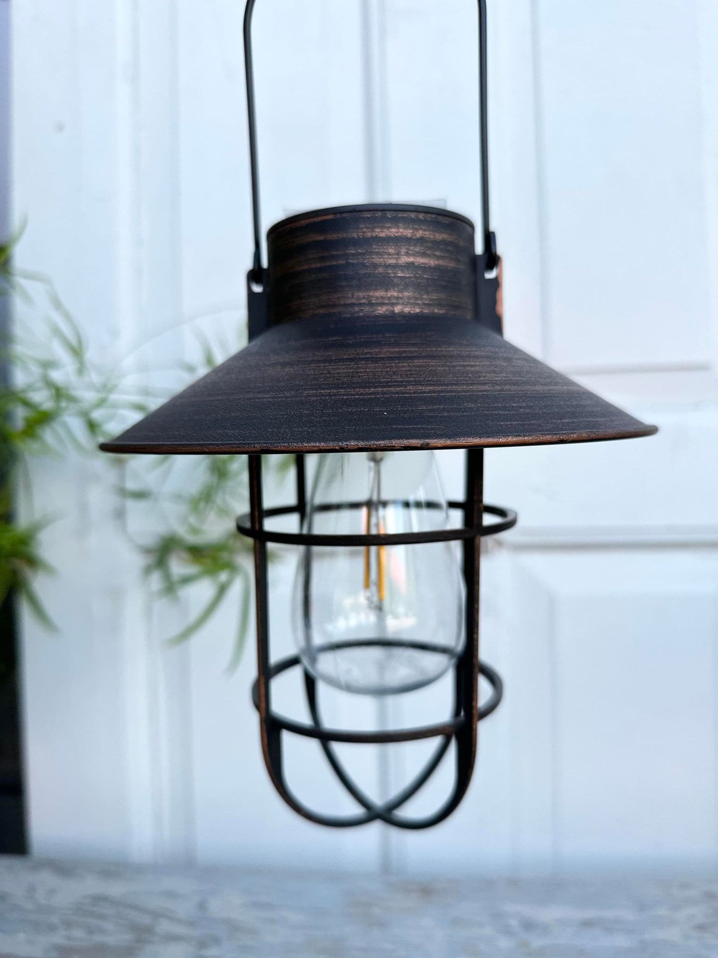 Lampe med solceller – Black factory - VIAMAJA.DK
