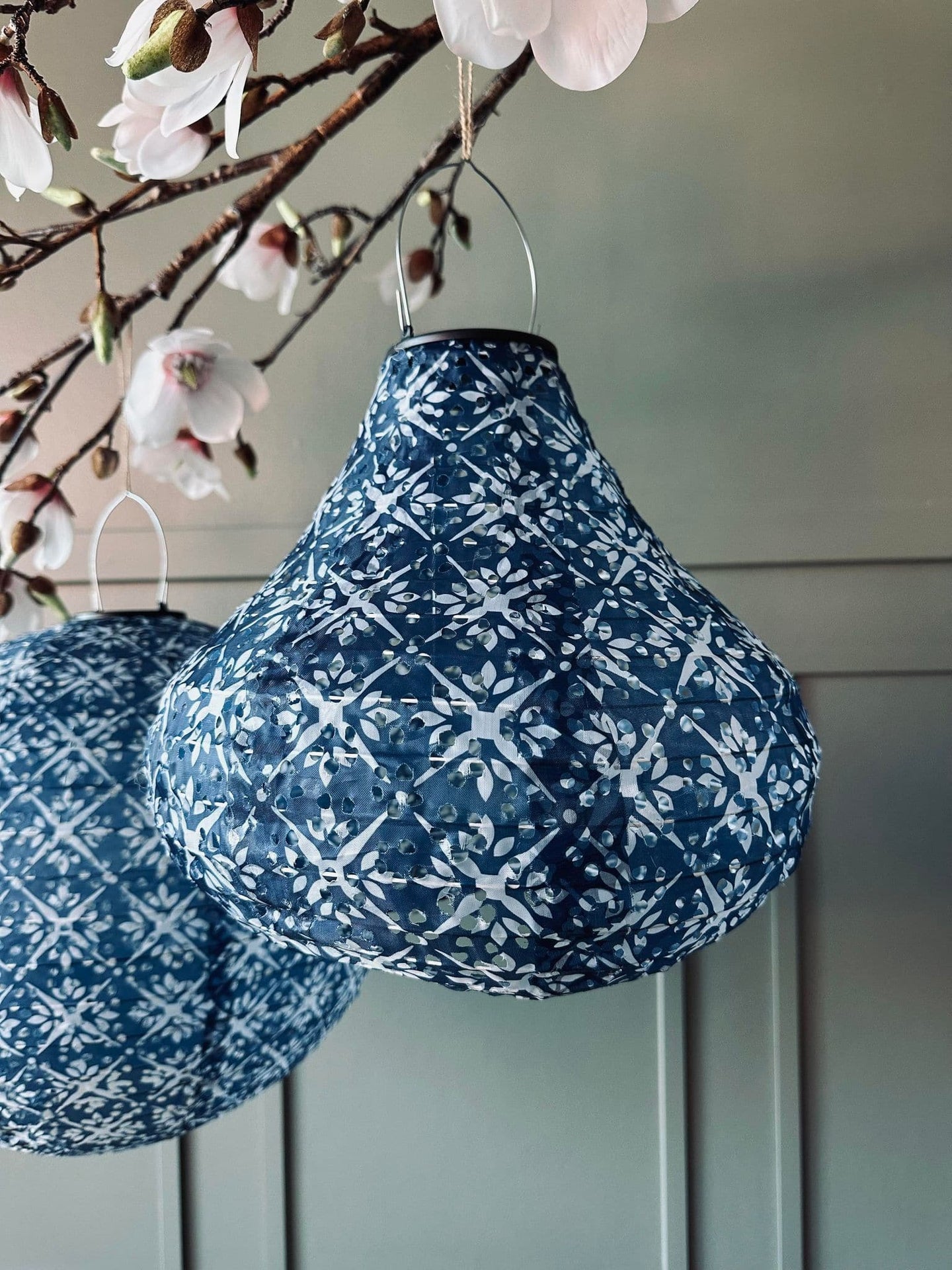 Lampe med solceller Pear – SUMMER BLUE - VIAMAJA.DK