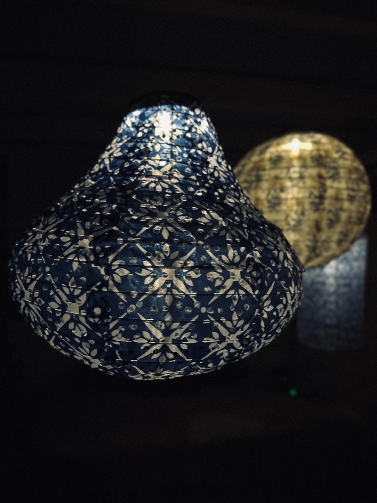 Lampe med solceller Pear – SUMMER BLUE - VIAMAJA.DK