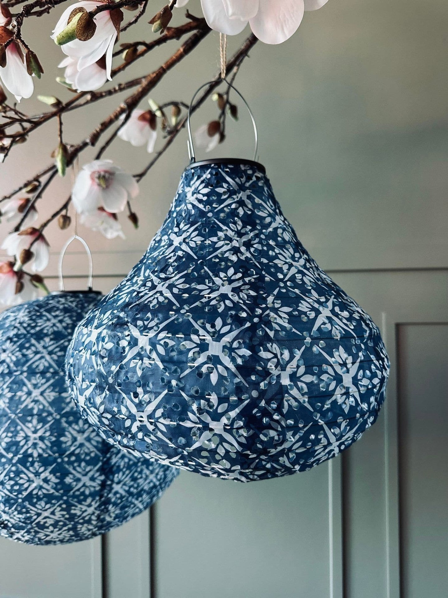 Lampe med solceller Pear – SUMMER BLUE - VIAMAJA.DK