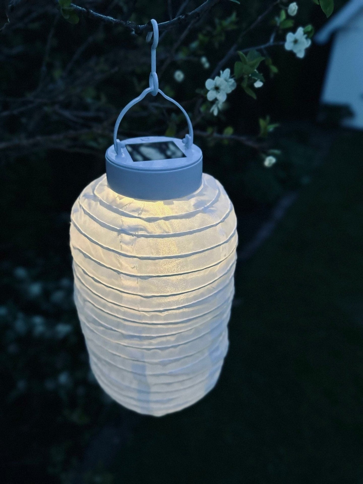 Lampe med solceller – White - VIAMAJA.DK