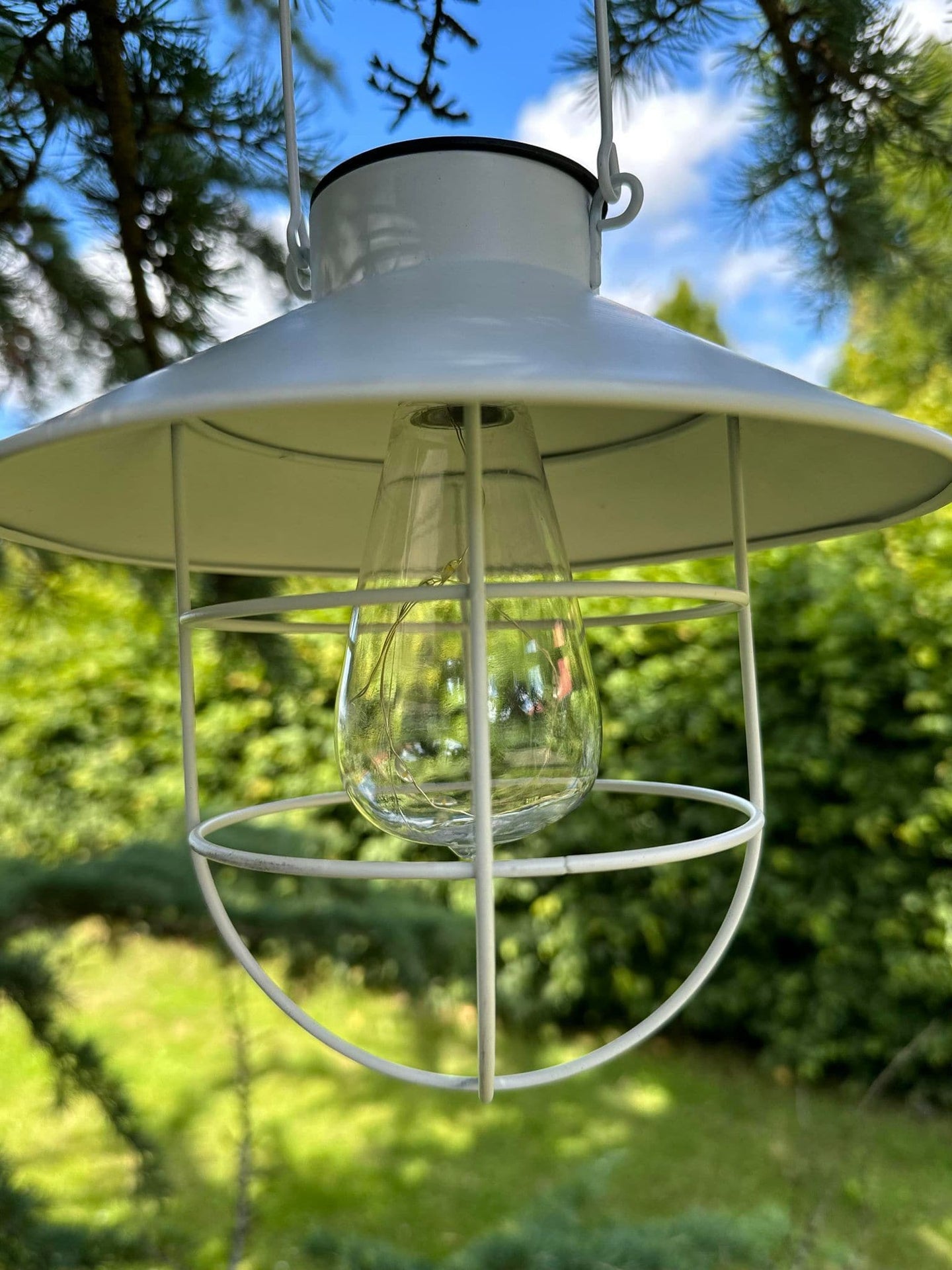 Lampe med solceller - White factory - VIAMAJA.DK