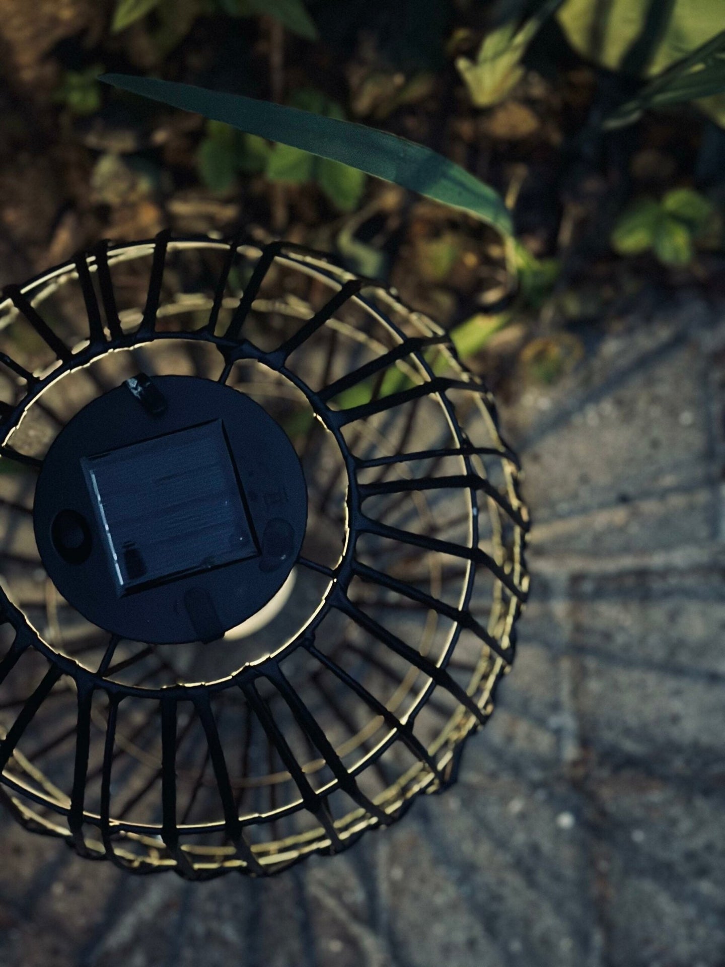 Lanterne med solceller - VIAMAJA.DK