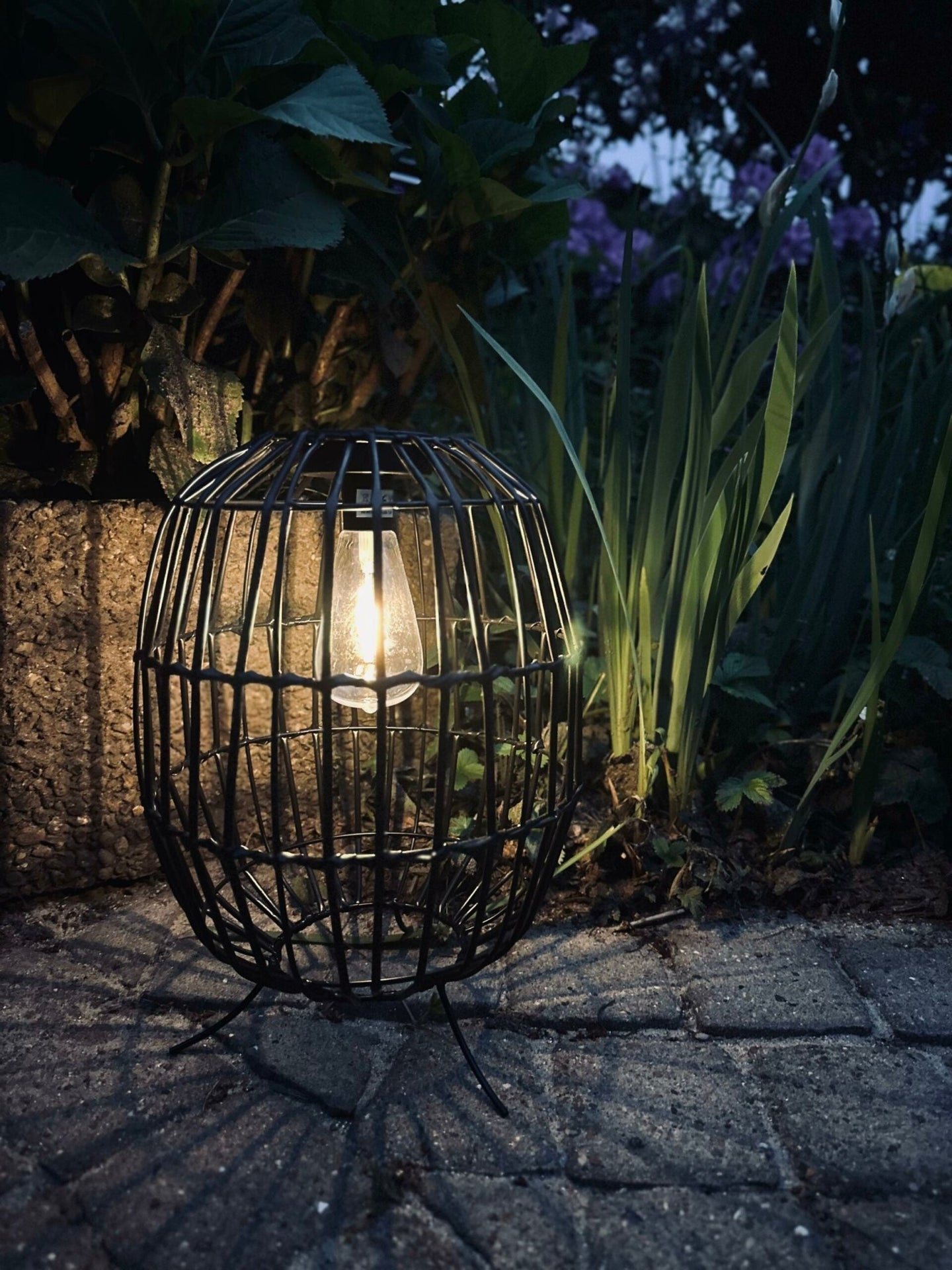 Lanterne med solceller - VIAMAJA.DK