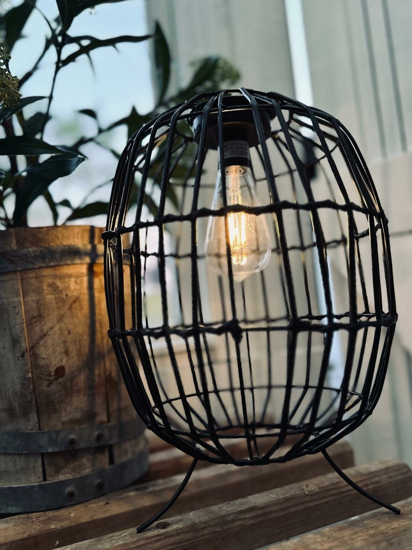 Lanterne med solceller - VIAMAJA.DK