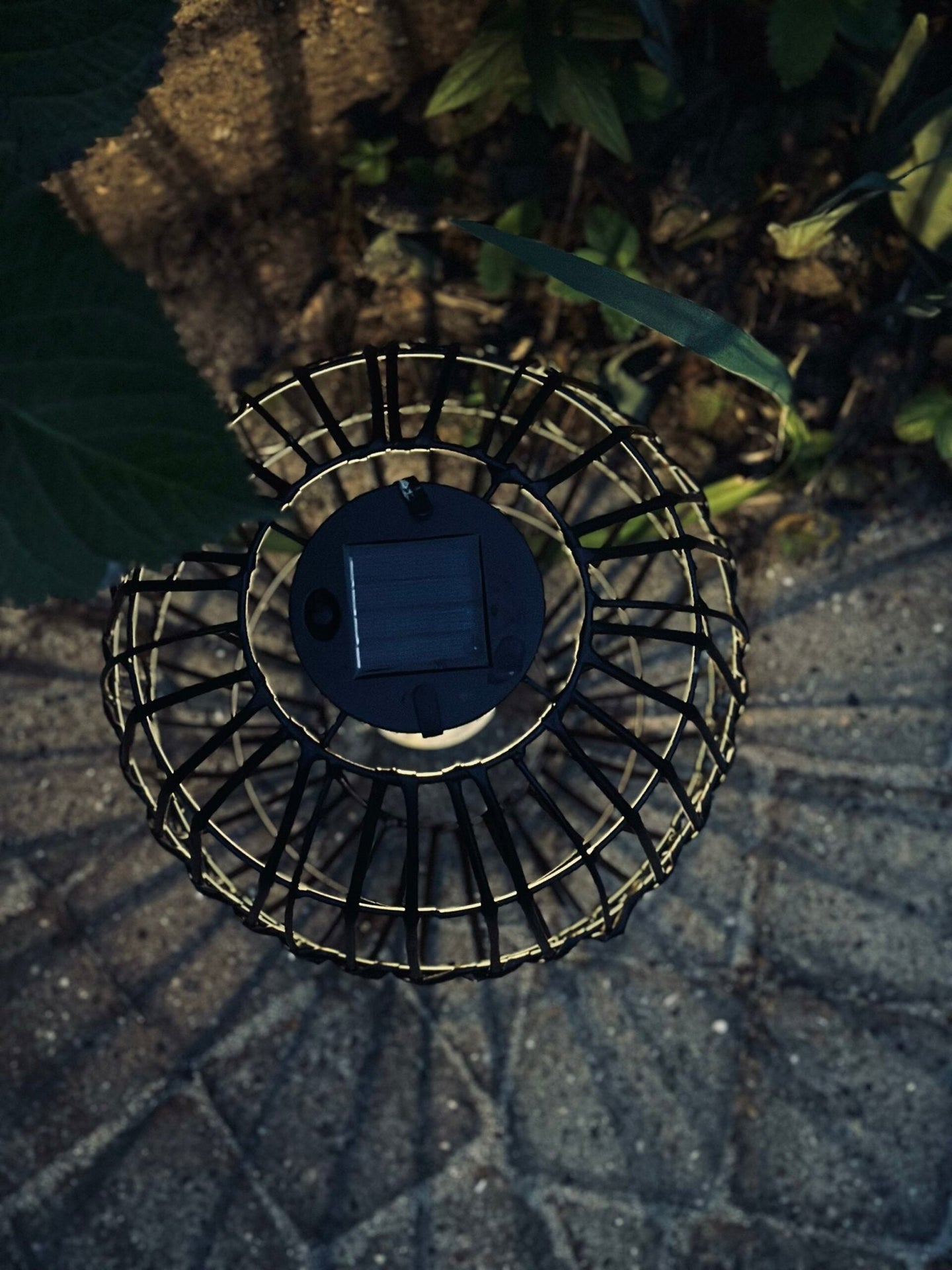 Lanterne med solceller - VIAMAJA.DK