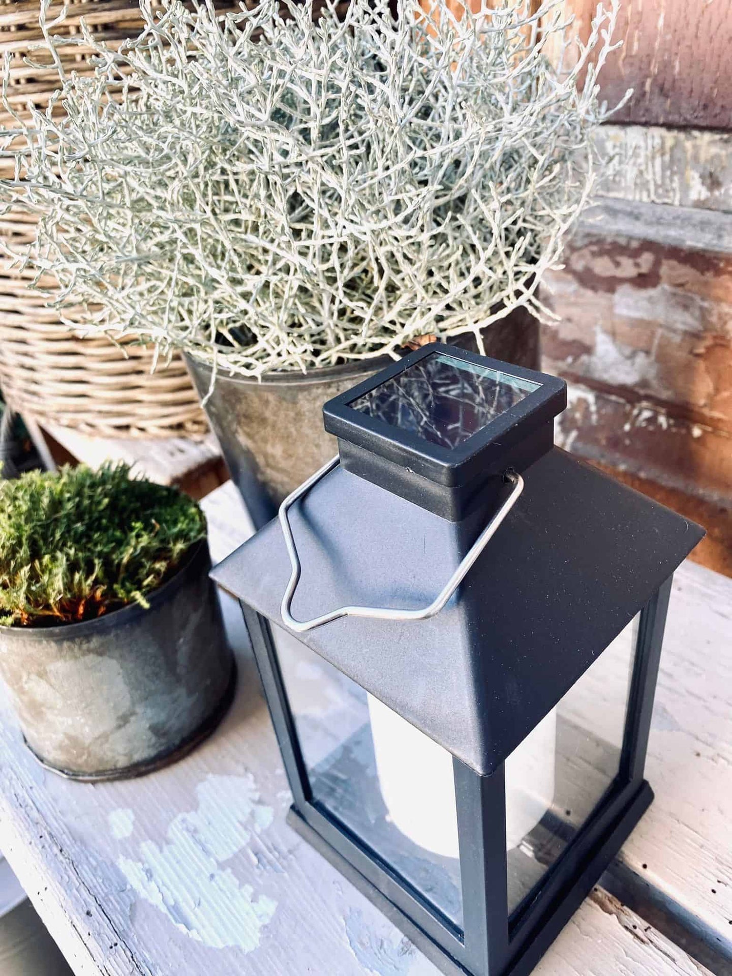 Lanterne med solceller - VIAMAJA.DK