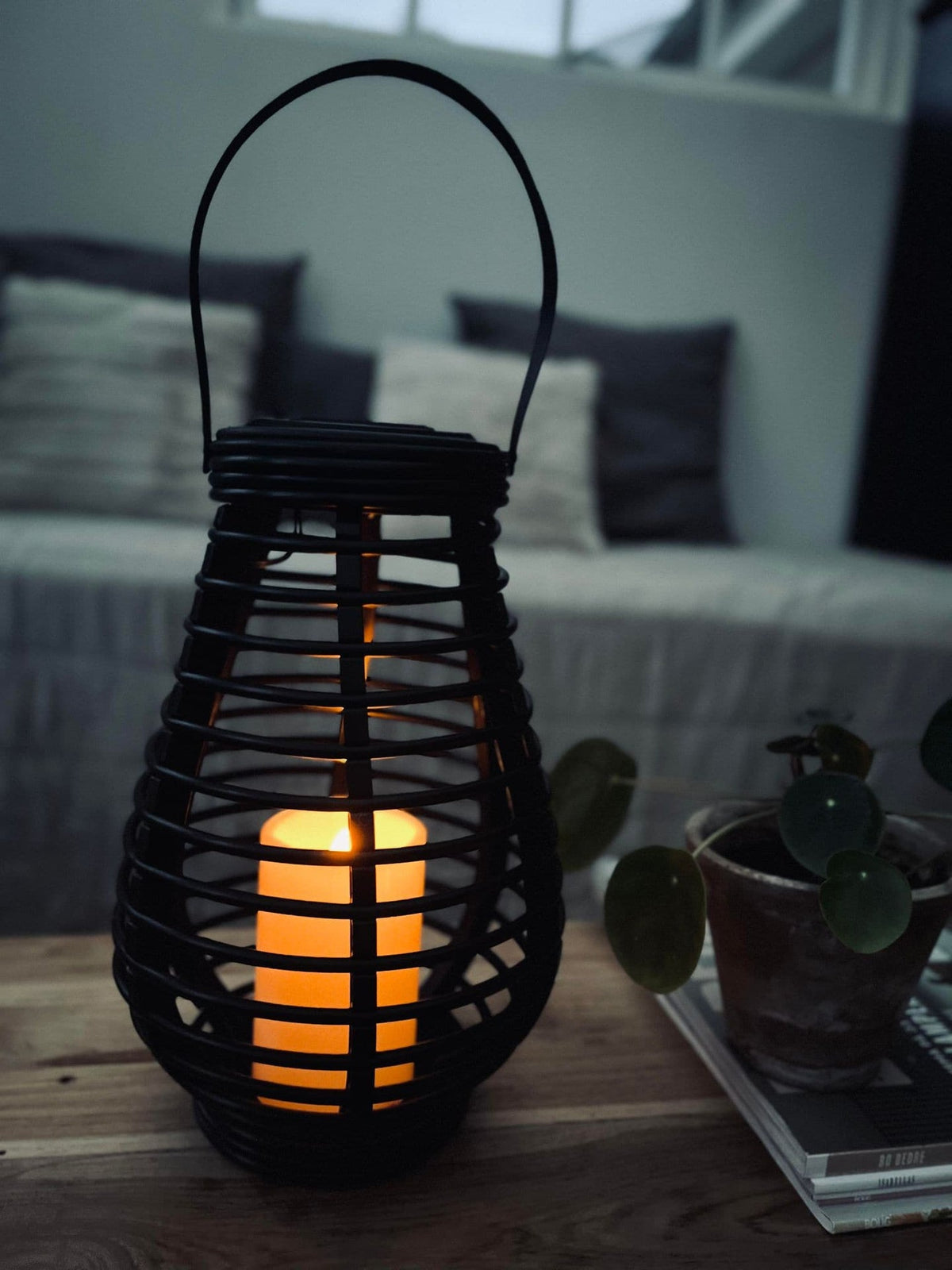 Lanterne med solceller - BLACK VIXA - VIAMAJA.DK