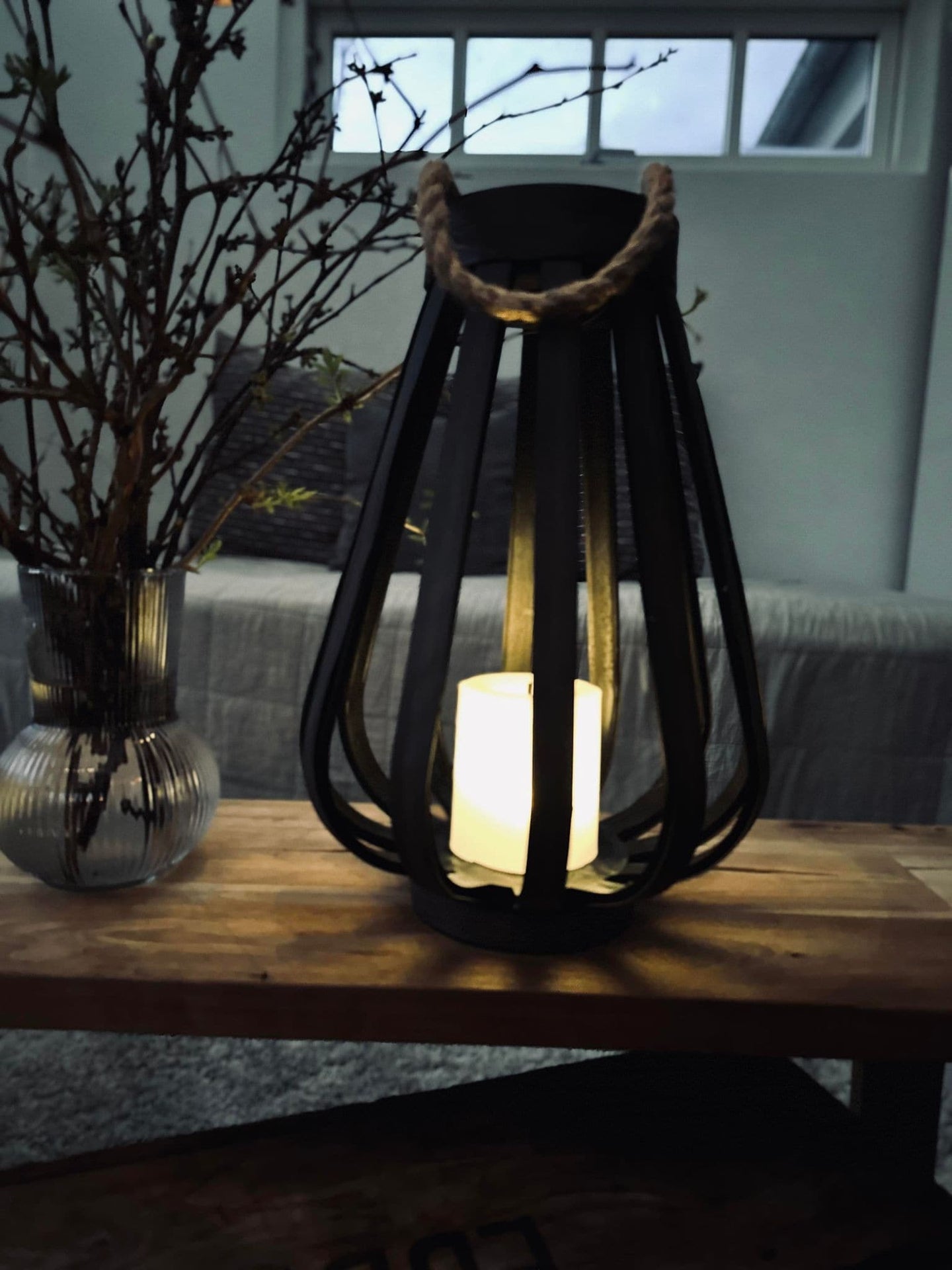 Lanterne med solceller – Dark 34cm - VIAMAJA.DK