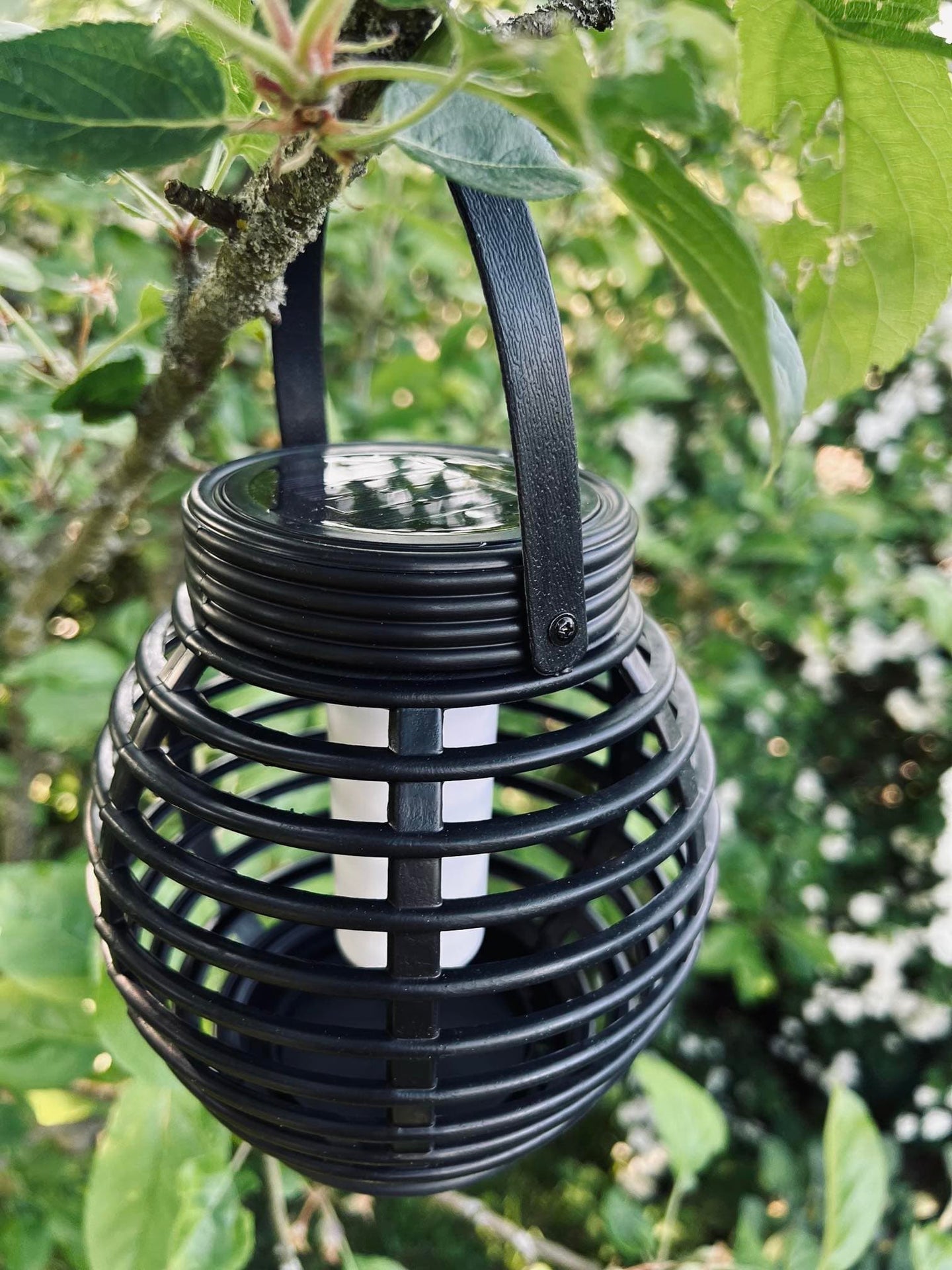 Lanterne med solceller – Mellem - VIAMAJA.DK