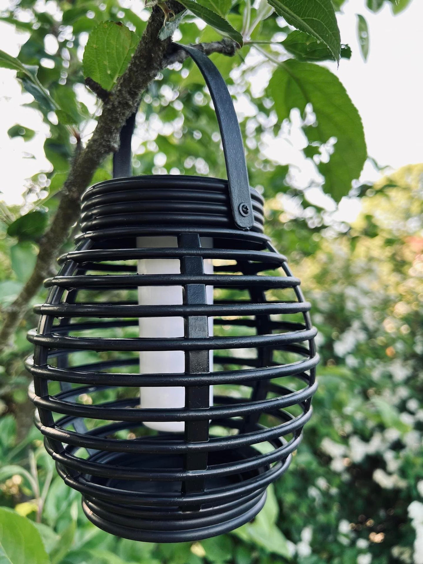 Lanterne med solceller – Mellem - VIAMAJA.DK