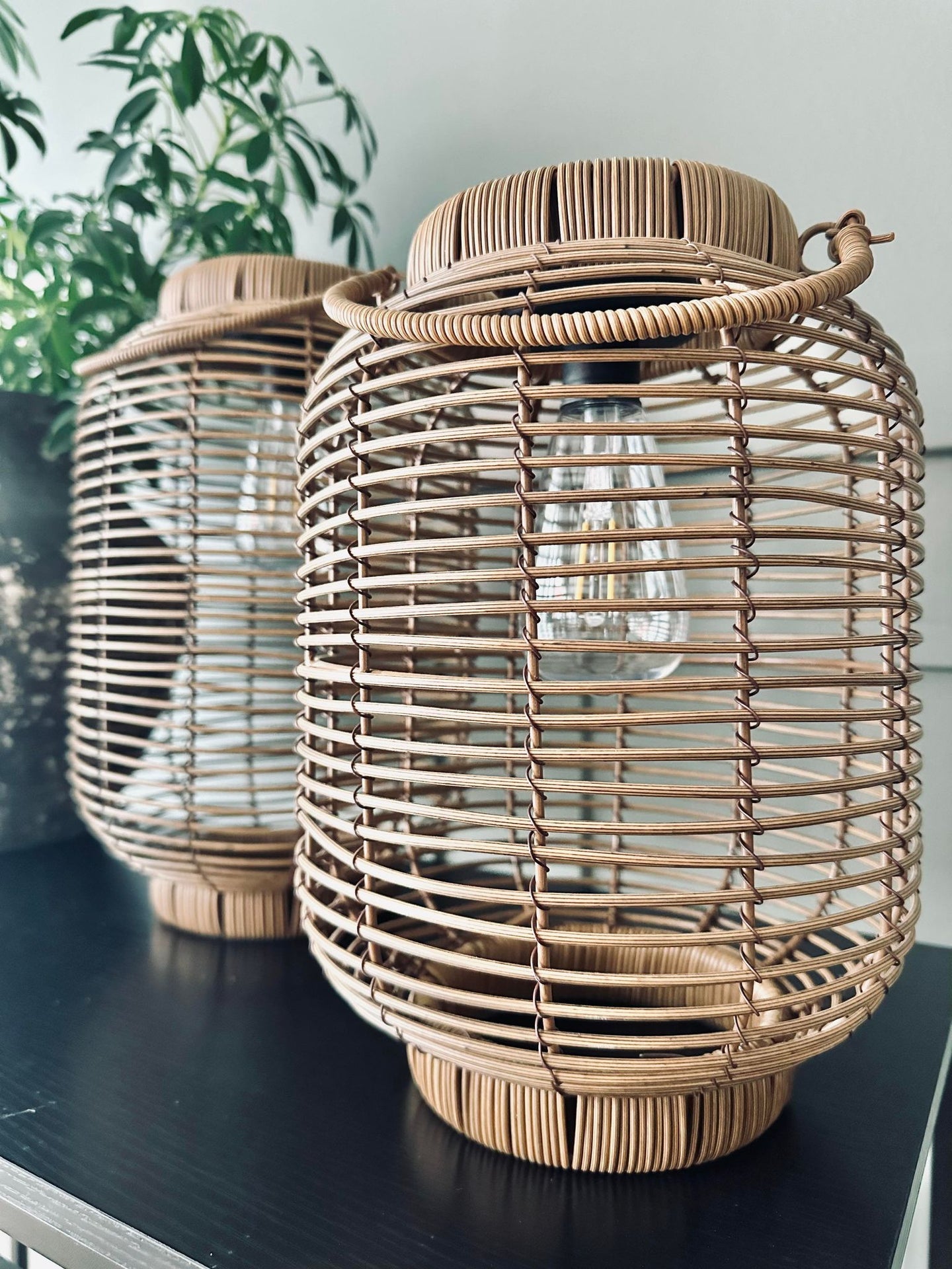 Lanterne med solceller Molly – Stor - VIAMAJA.DK