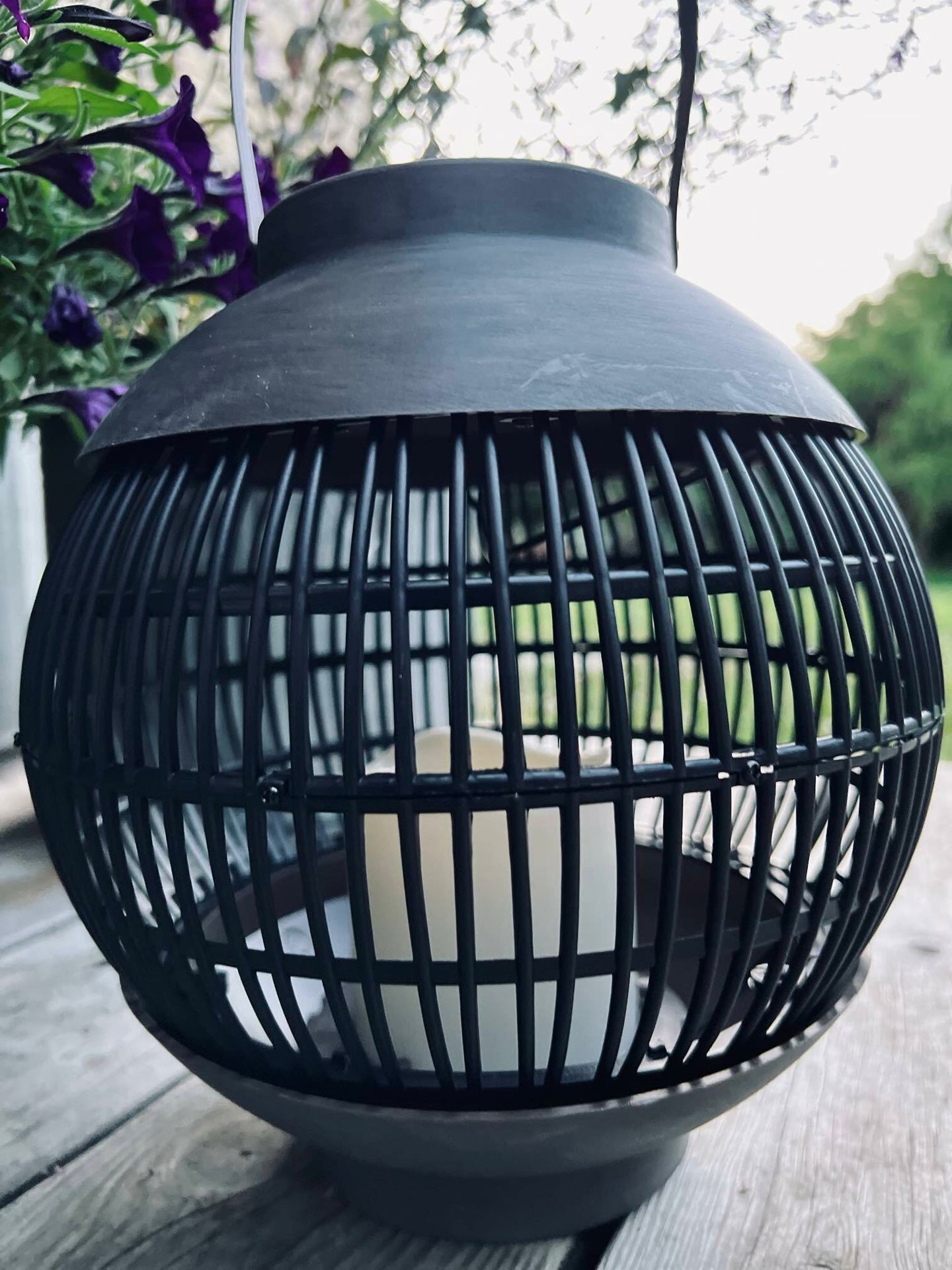 Lanterne med solceller Rattan kugle - VIAMAJA.DK