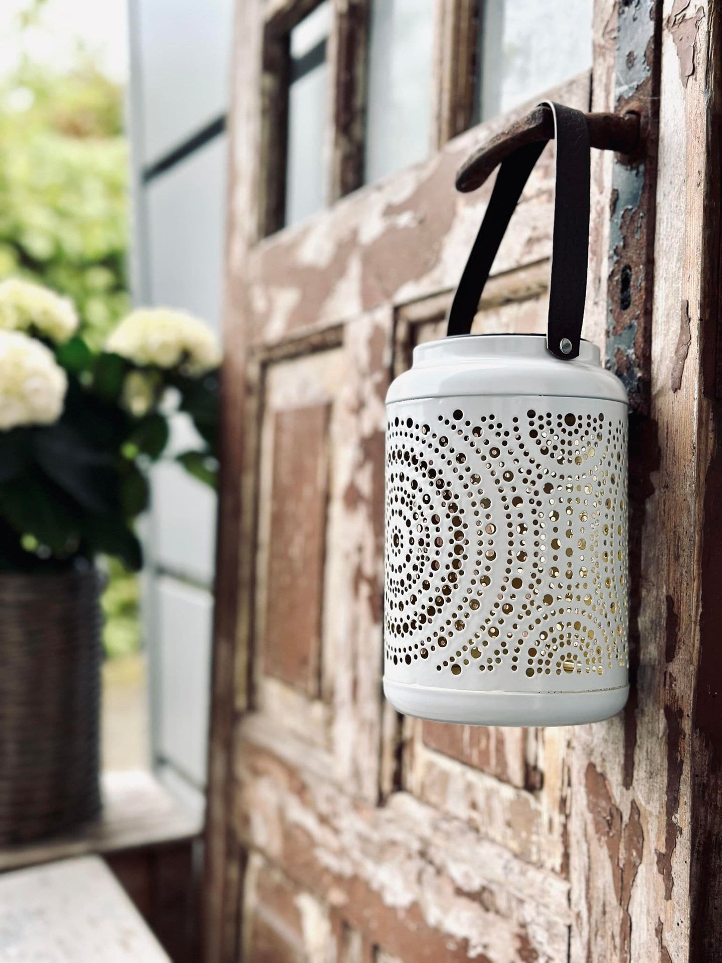 Lanterne med solceller - White metal - VIAMAJA.DK