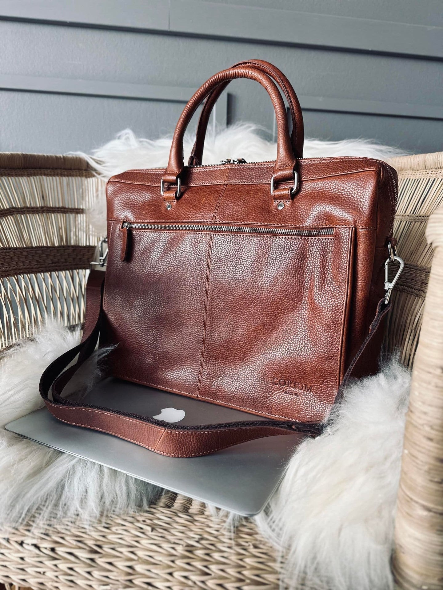 Laptop / arbejdstaske Maisy Deep Cognac - VIAMAJA.DK