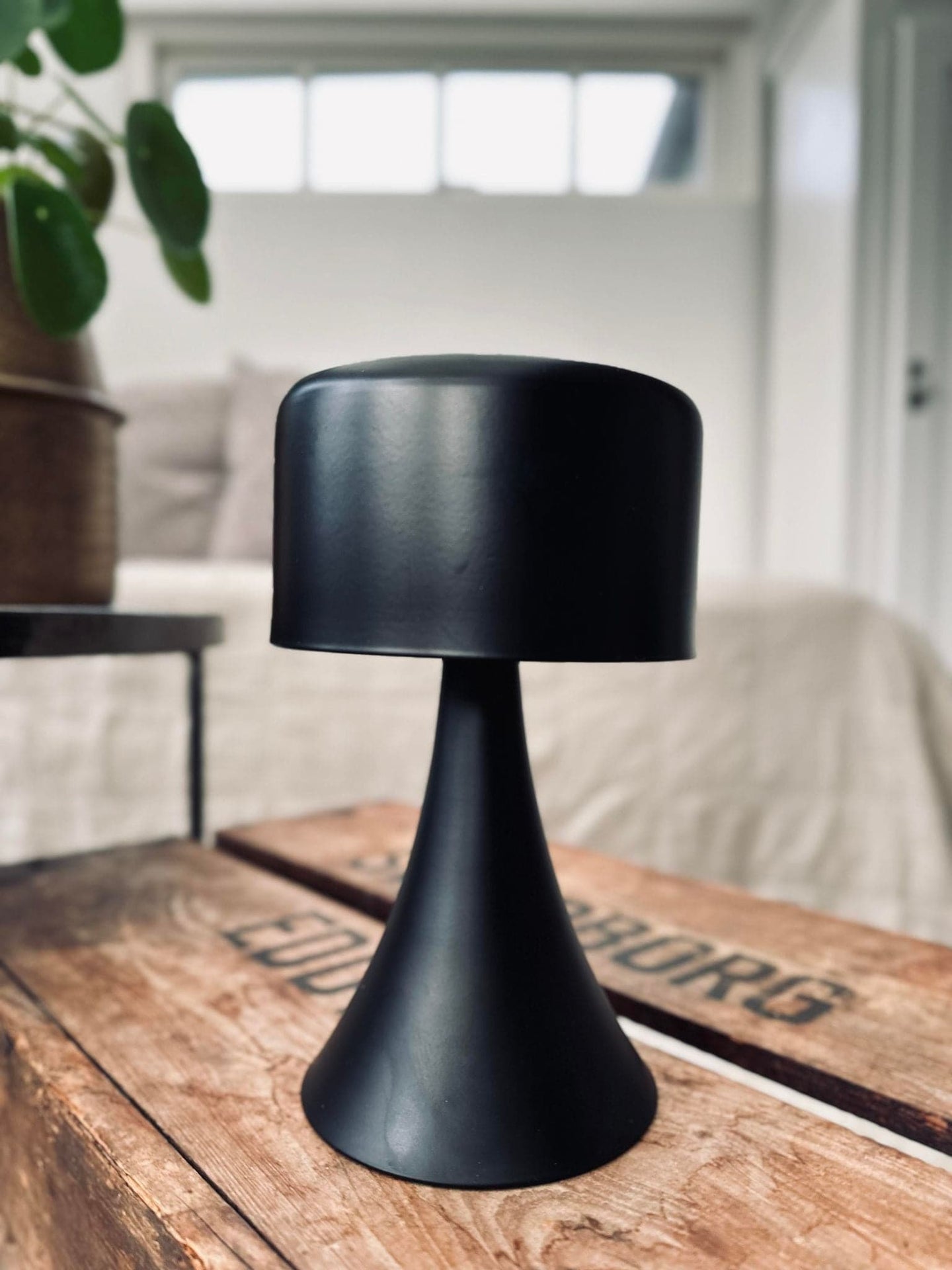 LED Bordlampe Black - VIAMAJA.DK