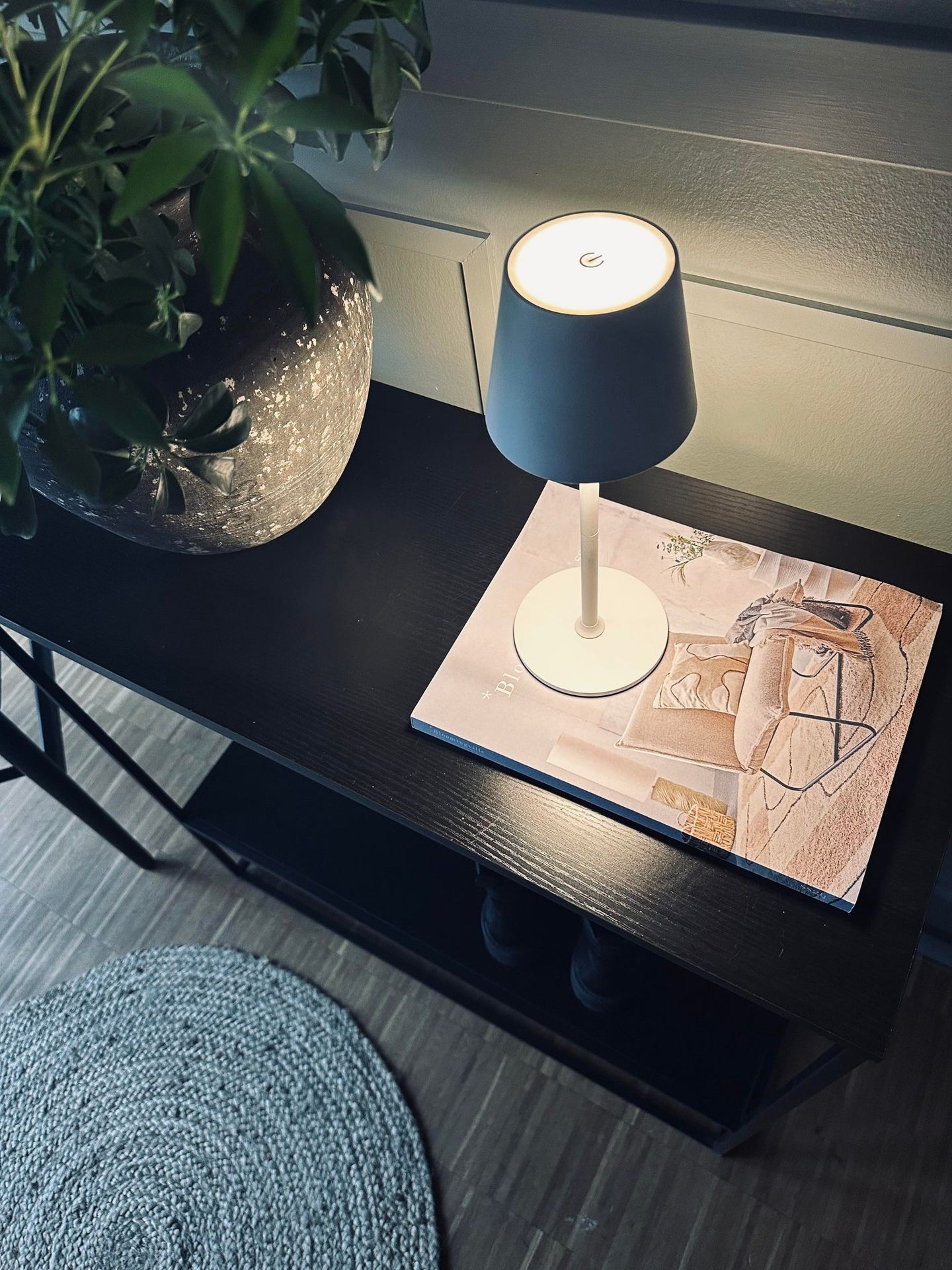 LED Bordlampe genopladelig – Hvid - VIAMAJA.DK