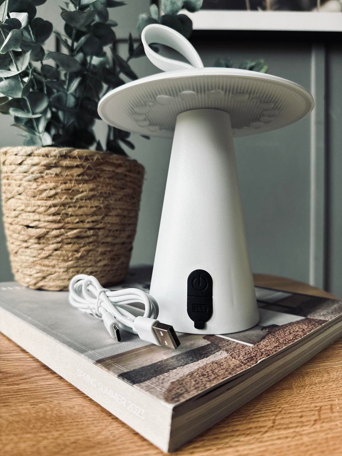 LED Bordlampe genopladelig – Hvid - VIAMAJA.DK