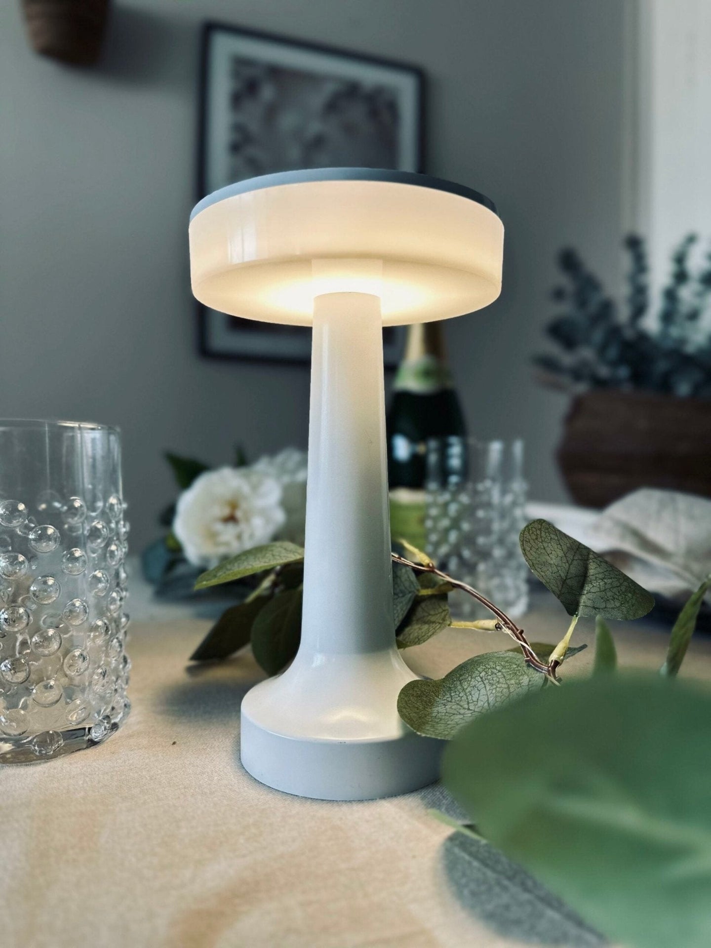 LED Bordlampe genopladelig - Hvid - VIAMAJA.DK