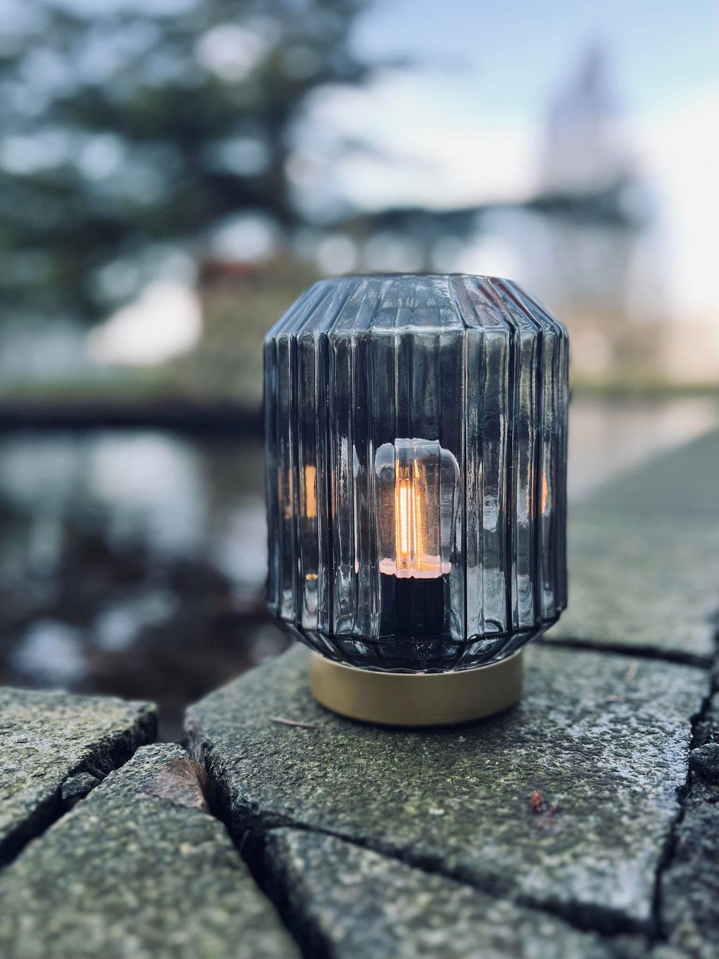 LED Lampe i røgfarvet glas - 2. Sortering - VIAMAJA.DK