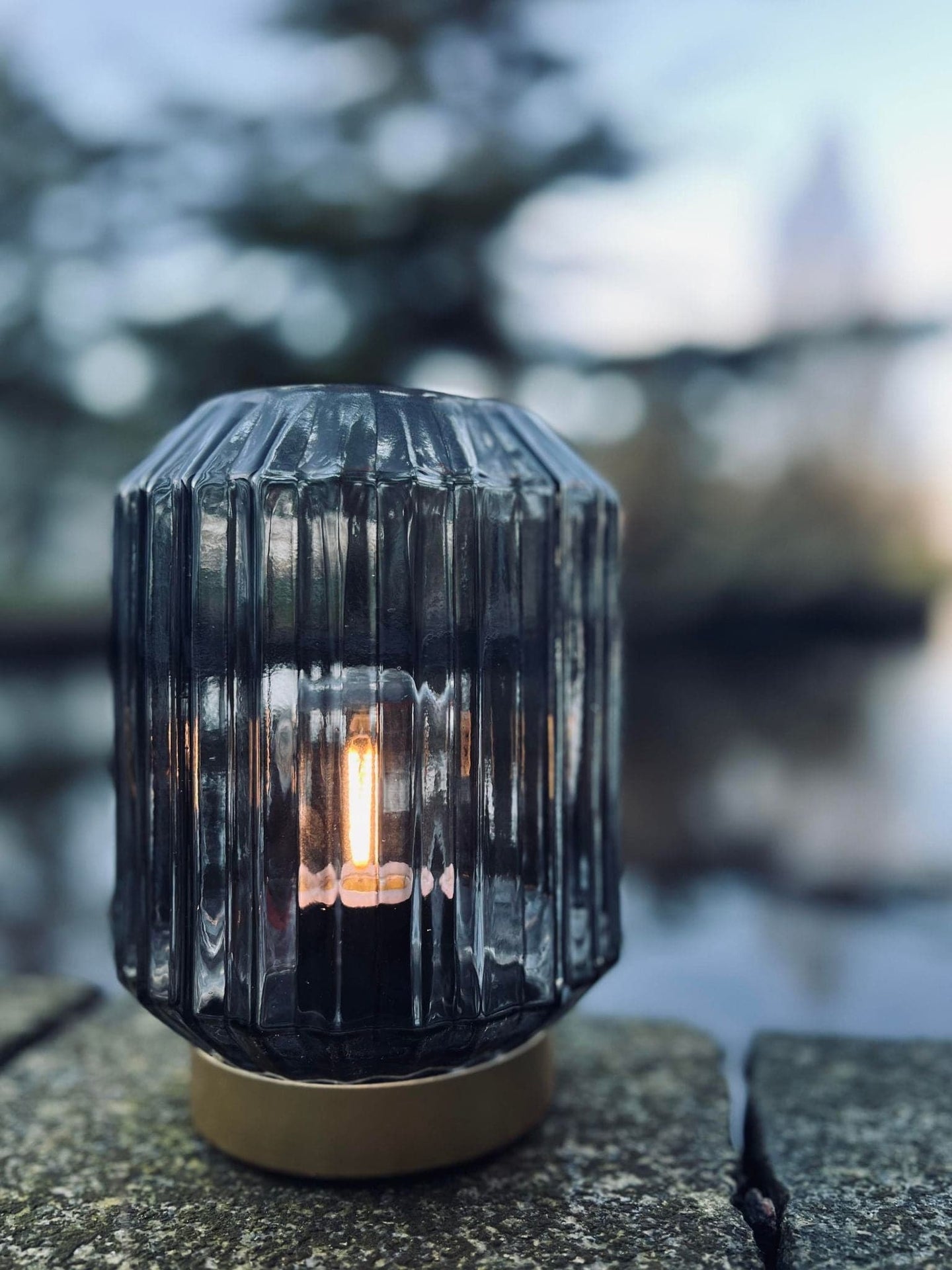 LED Lampe i røgfarvet glas - 2. Sortering - VIAMAJA.DK